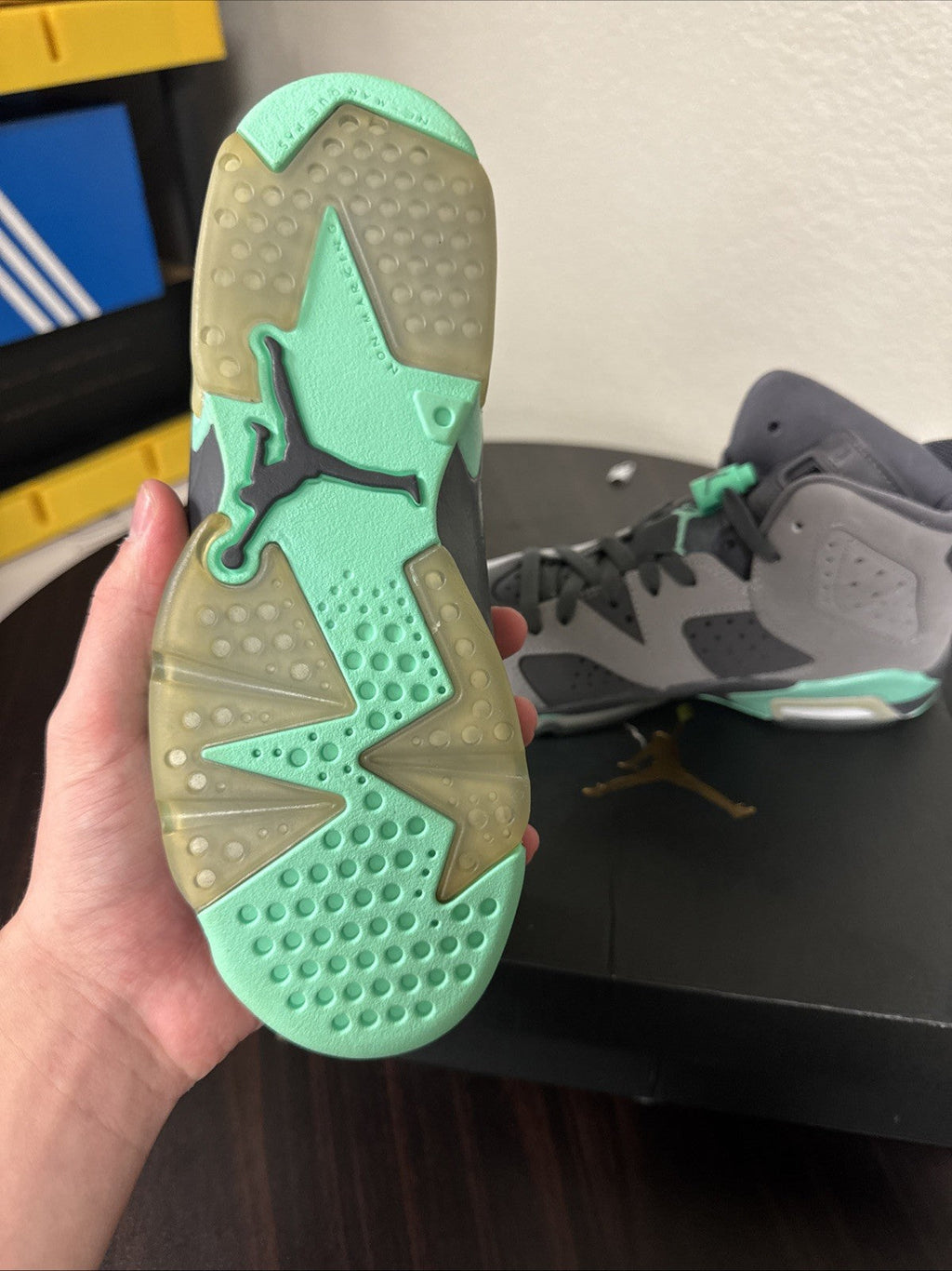 Jordan 6 Retro GS Green Glow - Size 5Y - product image from the listing.