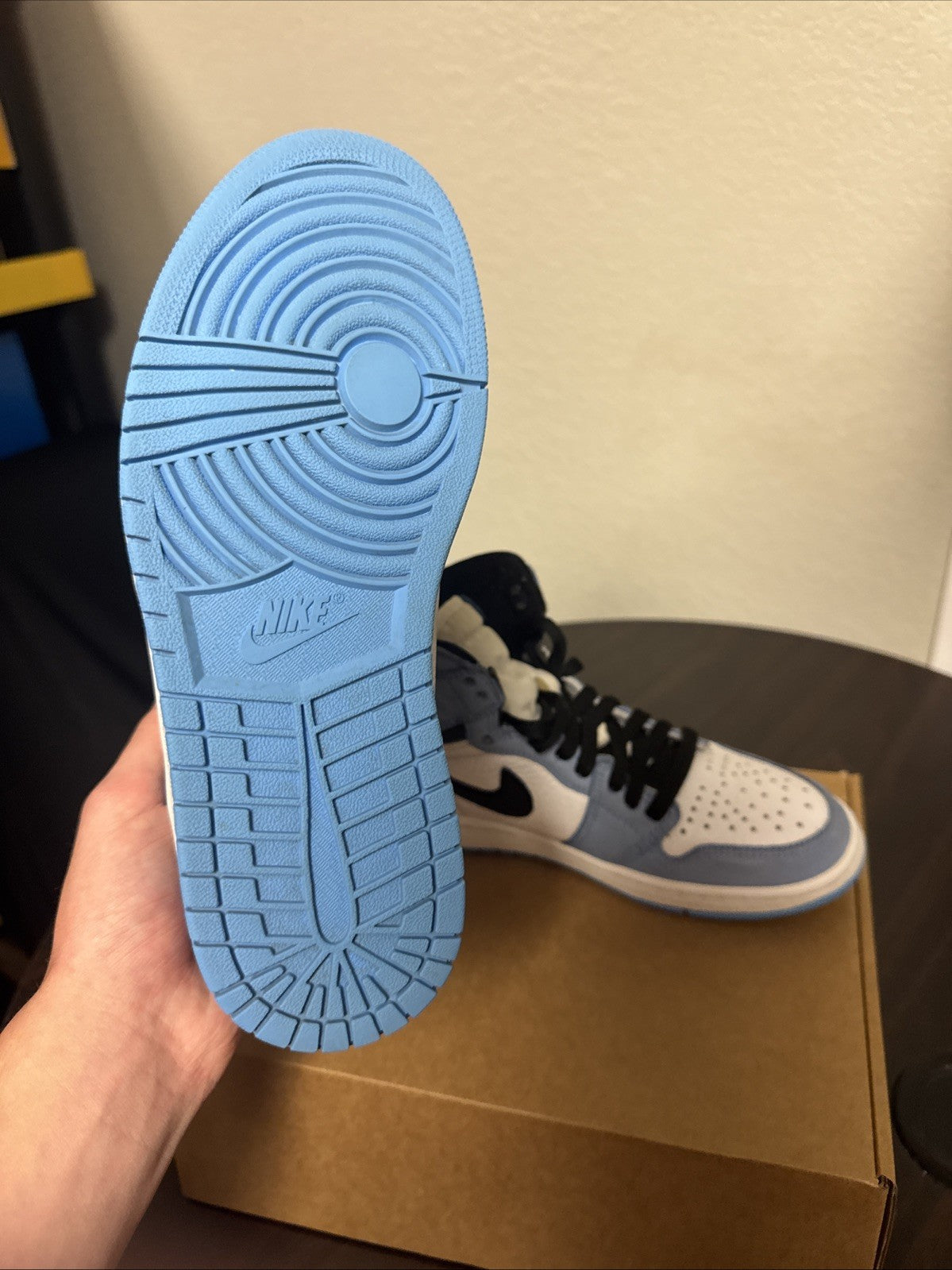 White/ University Blue-Black (GS) Size 6.5Y *NO BOX* - Jordan 1 Retro High - product image from the listing.