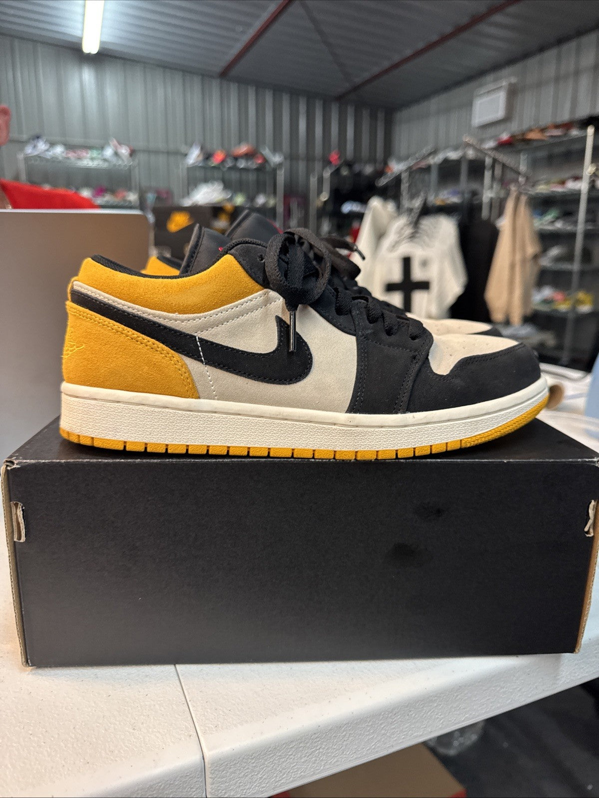 JORDAN 1 Low Sail University Gold Black - Size 8 - product image from the listing.