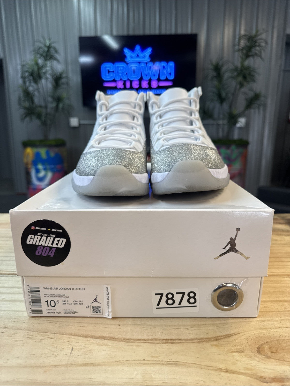 Women's Size 10.5 - Air Jordan 11 Retro Vast Grey | Wore Once - product image from the listing.