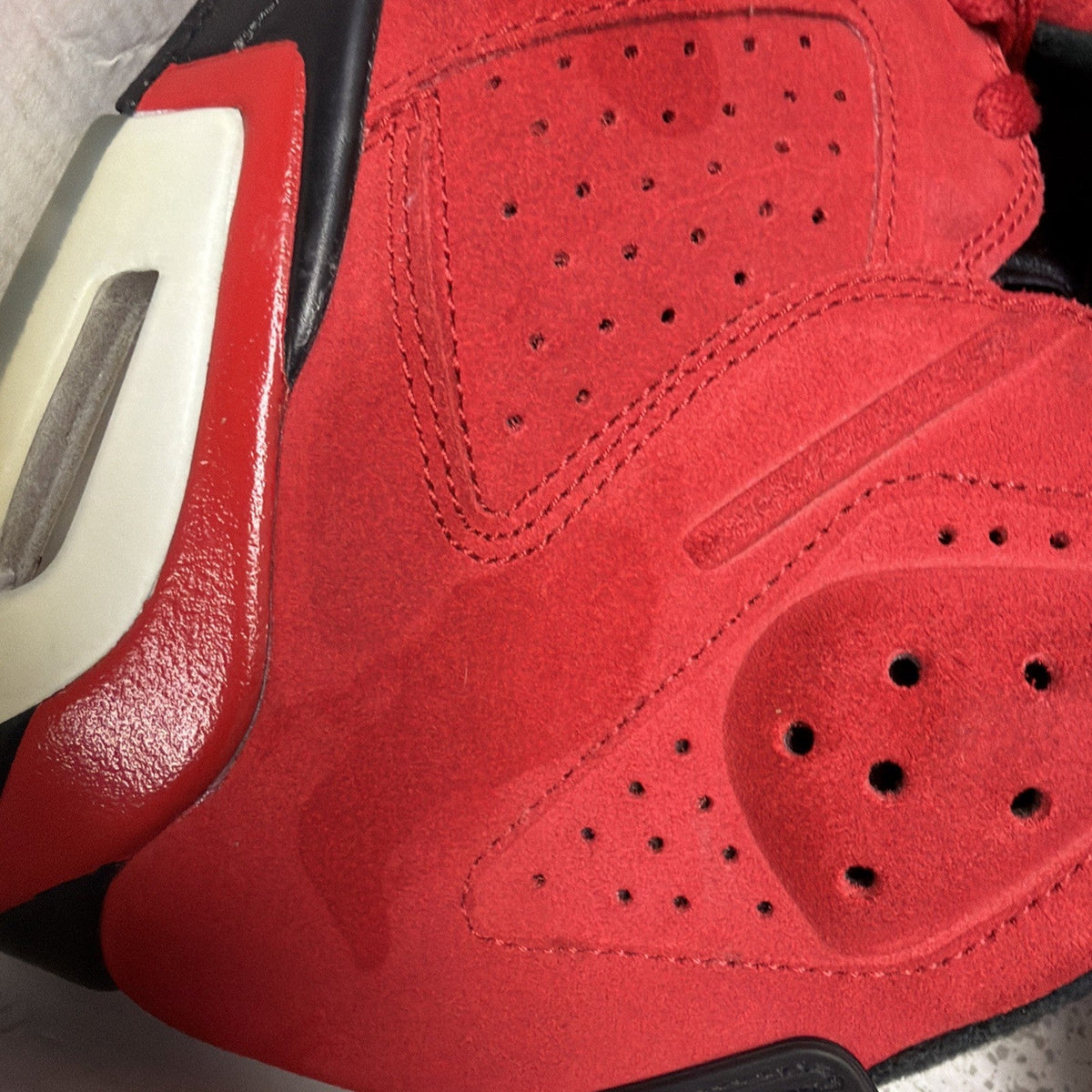 Men's Jordan 6 Size 10.5 (243) - product image from the listing.