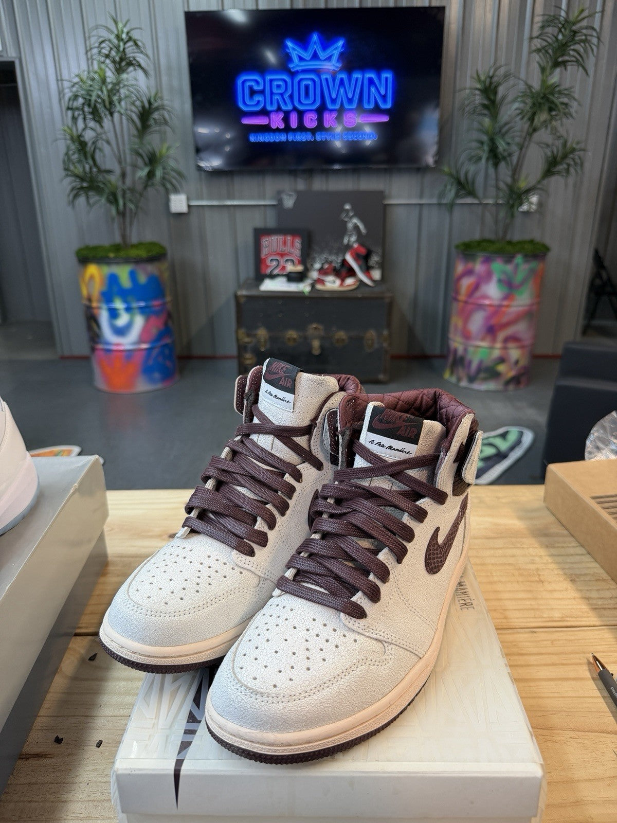 Men's Jordan 1 Retro High OG "A Ma Maniére" DO7097-100 - 8.5 - Used With OG Box - product image from the listing.