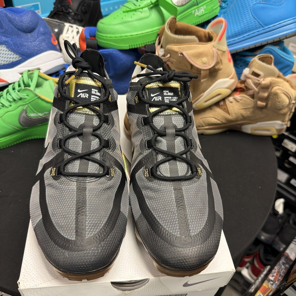 Nike Air VaporMax 2019 Black Metallic Gold AR6631-002 Size 12 US Footwear (285) - product image from the listing.