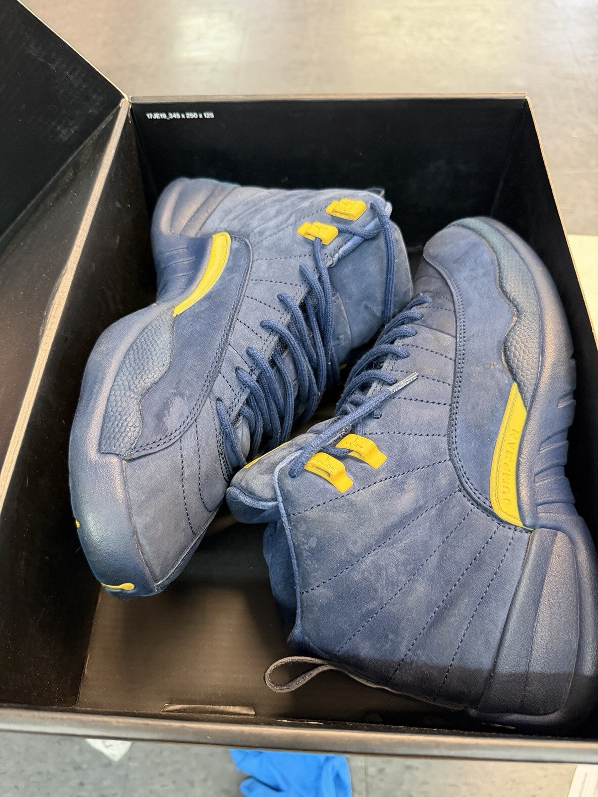 Michigan Size 9 Og All - Jordan 12 Retro - product image from the listing.