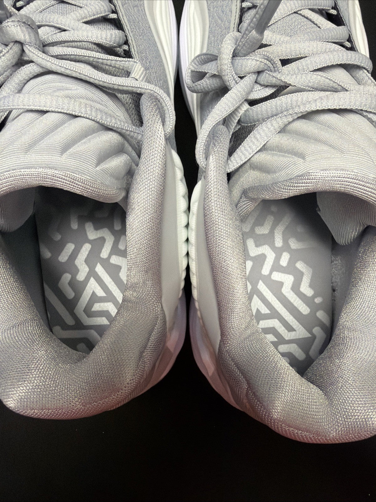 Men's Nike Giannis Freak 7 Wolf Grey/White II7518-001 Basketball Sneaker - product image from the listing.