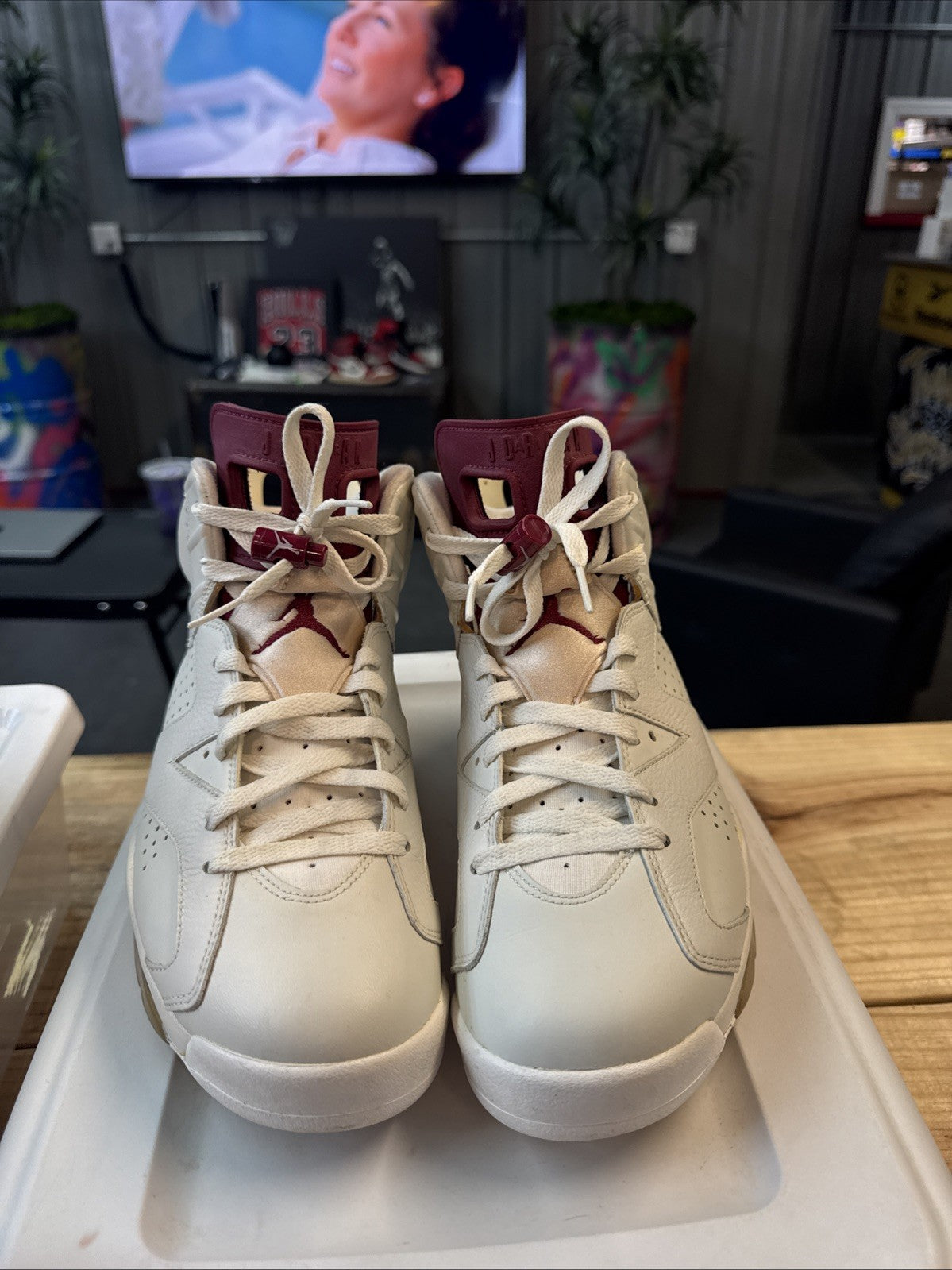 Air Jordan 6 Retro 2015 Maroon | Replacement Box - Size 9 - product image from the listing.
