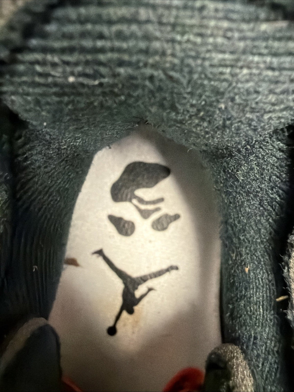 Off-White x Air Jordan 2 Retro SP Low Black Varsity Royal DJ4375 004 Size 9 Used - product image from the listing.