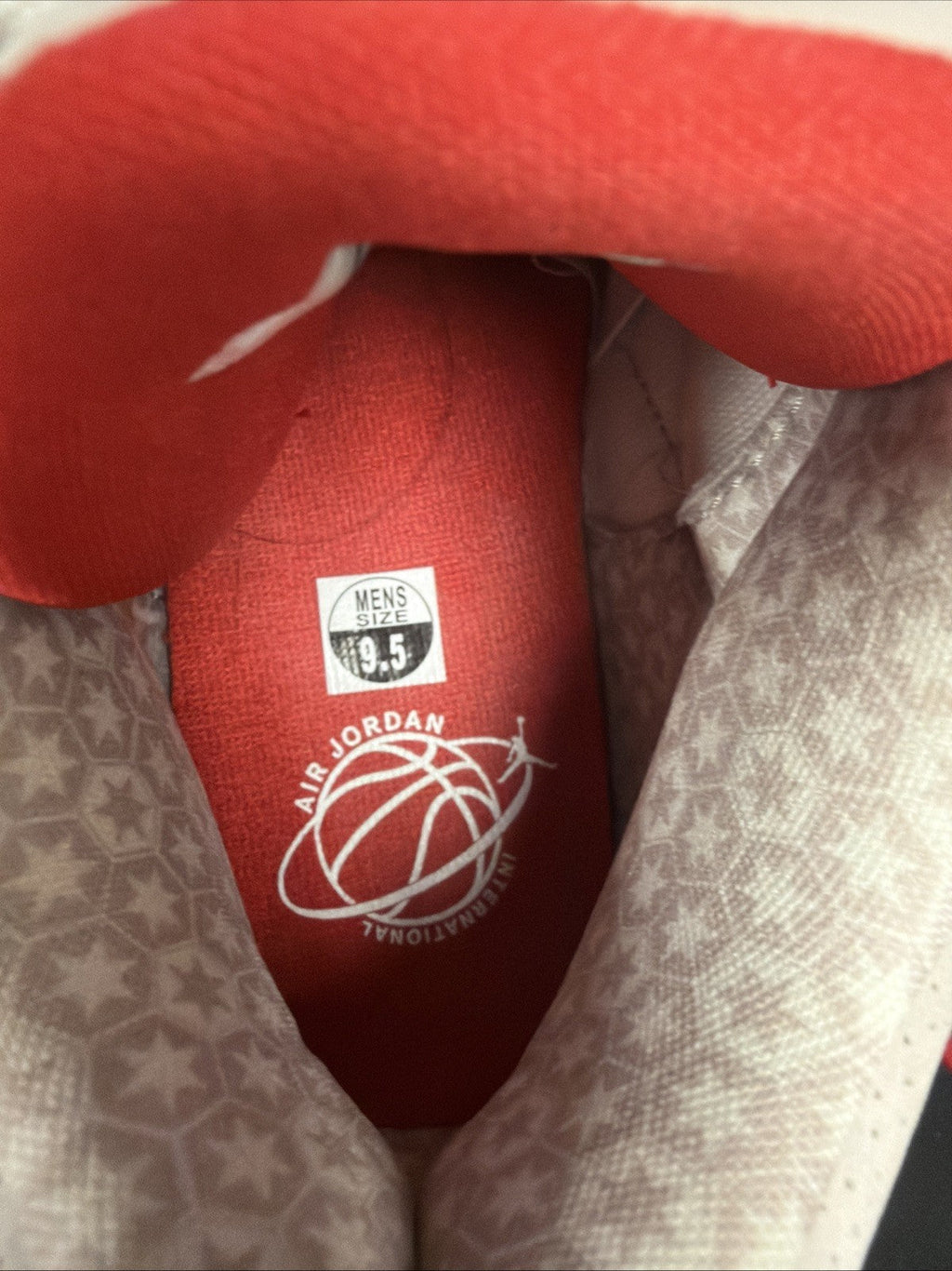 International Flight Size 9.5 - Jordan 3 - product image from the listing.