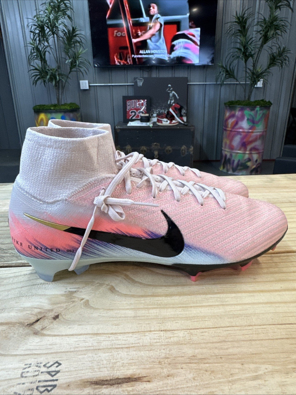 Nike Mercurial Superfly 10 Soccer United 002 Pack | Replacement Box - Size 9 - product image from the listing.