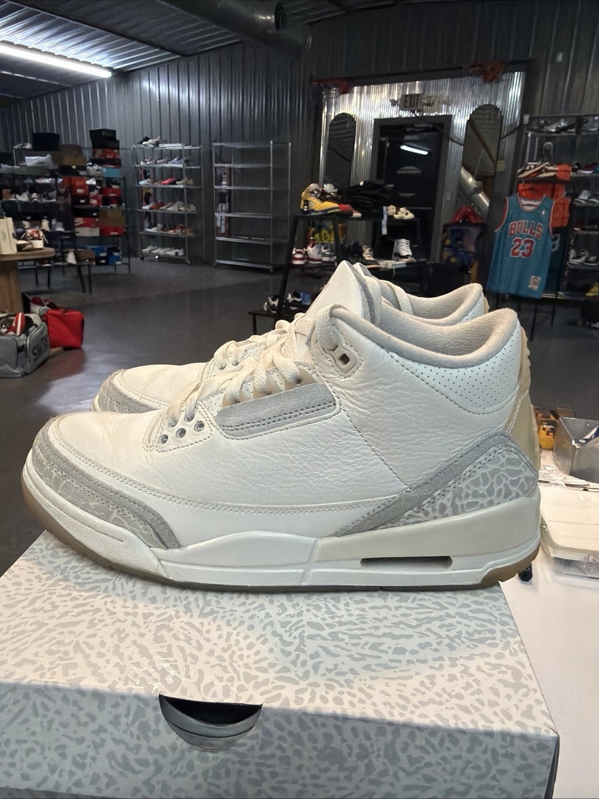 "Craft Ivory" Jordan 3 Retro FJ9479-100 - product image from the listing.