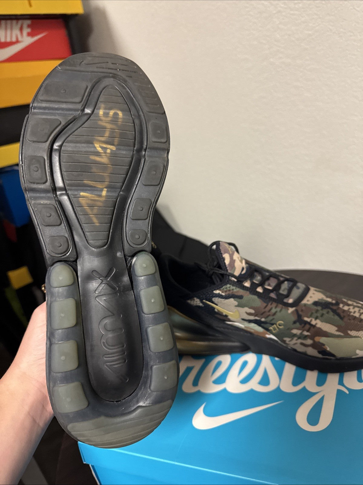 DOERNBECHER FREESTYLE 2018 CAMO BV7112-001 - SIZE 11.5 - NIKE AIR MAX 270 - product image from the listing.