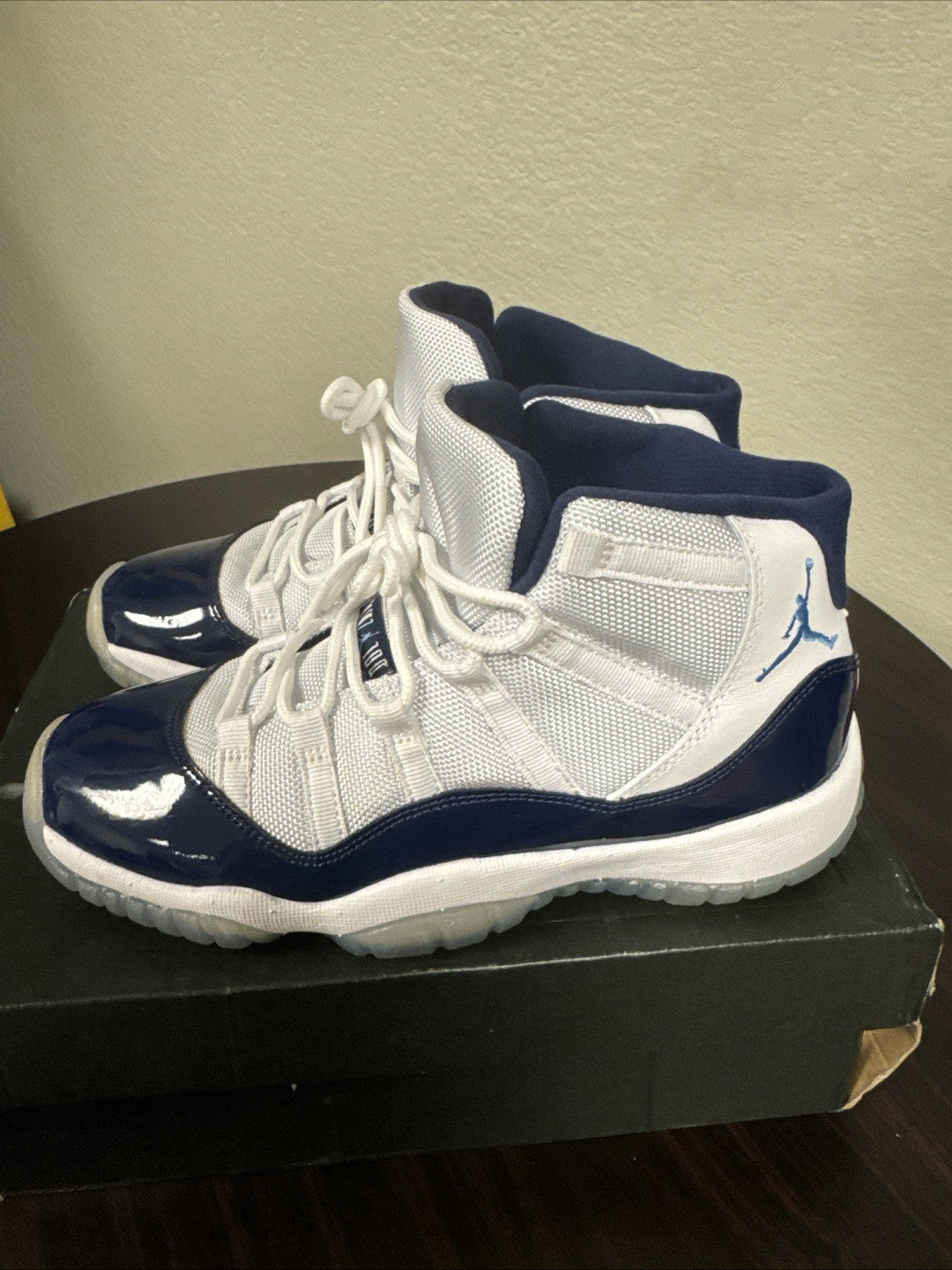 XI Retro Youth Win Like 82 White Blue Size 5Y | Worn Once - Nike Air Jordan 11 - product image from the listing.
