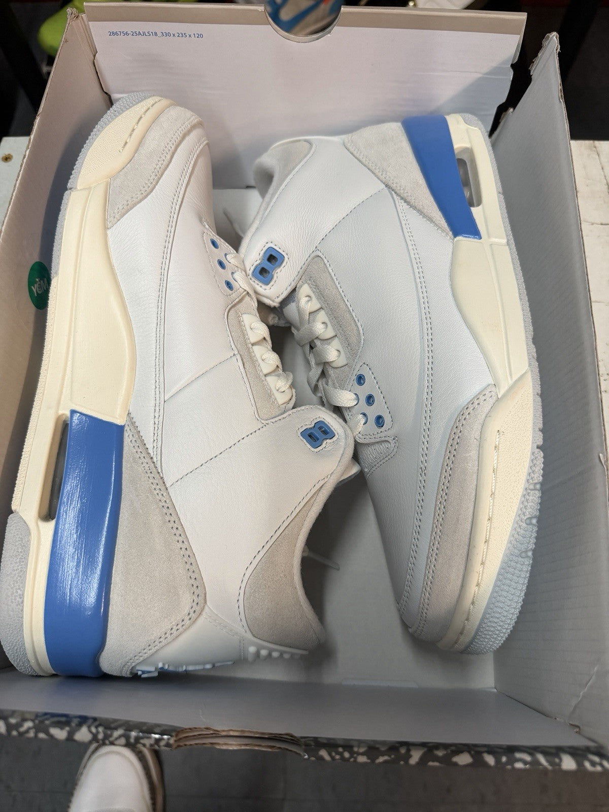 "LUCKY SHORTS" Air Jordan 3 Retro 2025 - Size 10 - CT8532 101 (54-52) - product image from the listing.