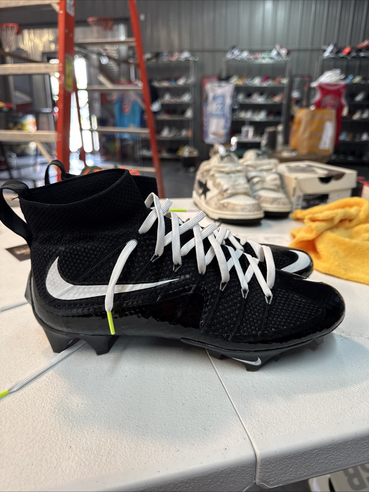 Nike Vapor Edge 360 Untouchable Football Cleats | Replacement Box - Size 9.5 - product image from the listing.