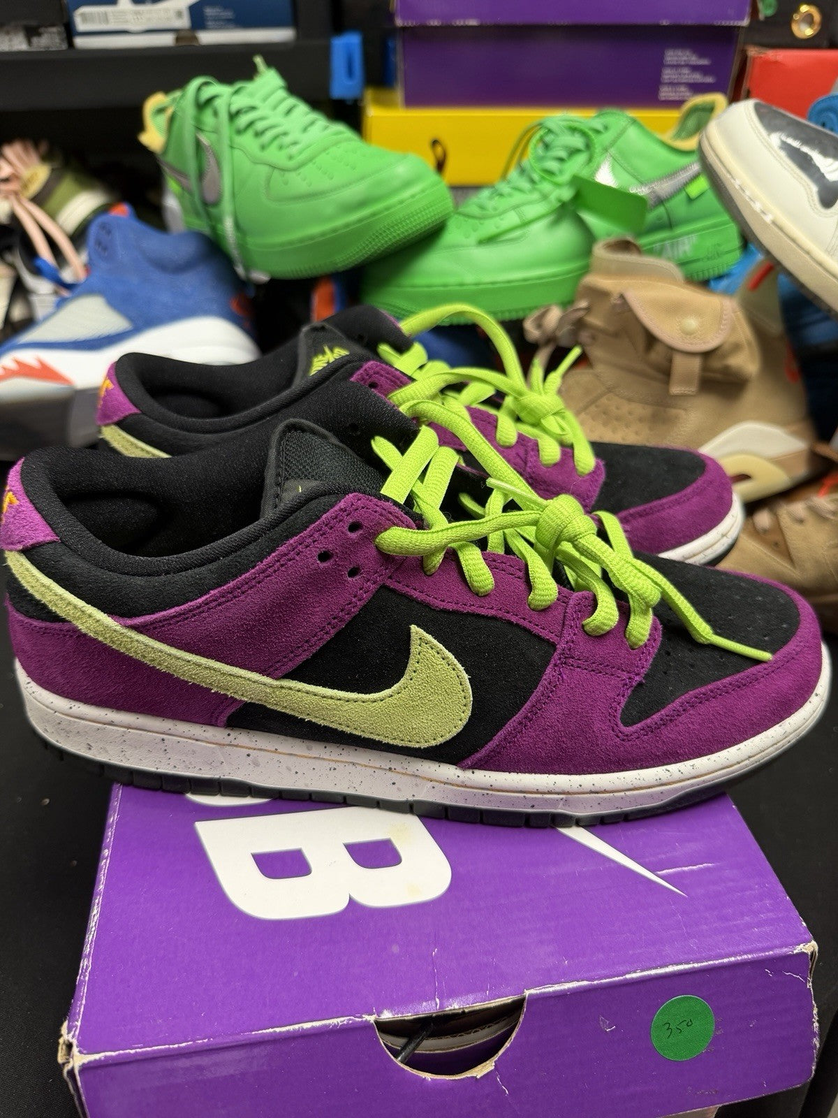 Men's Nike SB Dunk Low Red Plum -Size 9 (350) - product image from the listing.