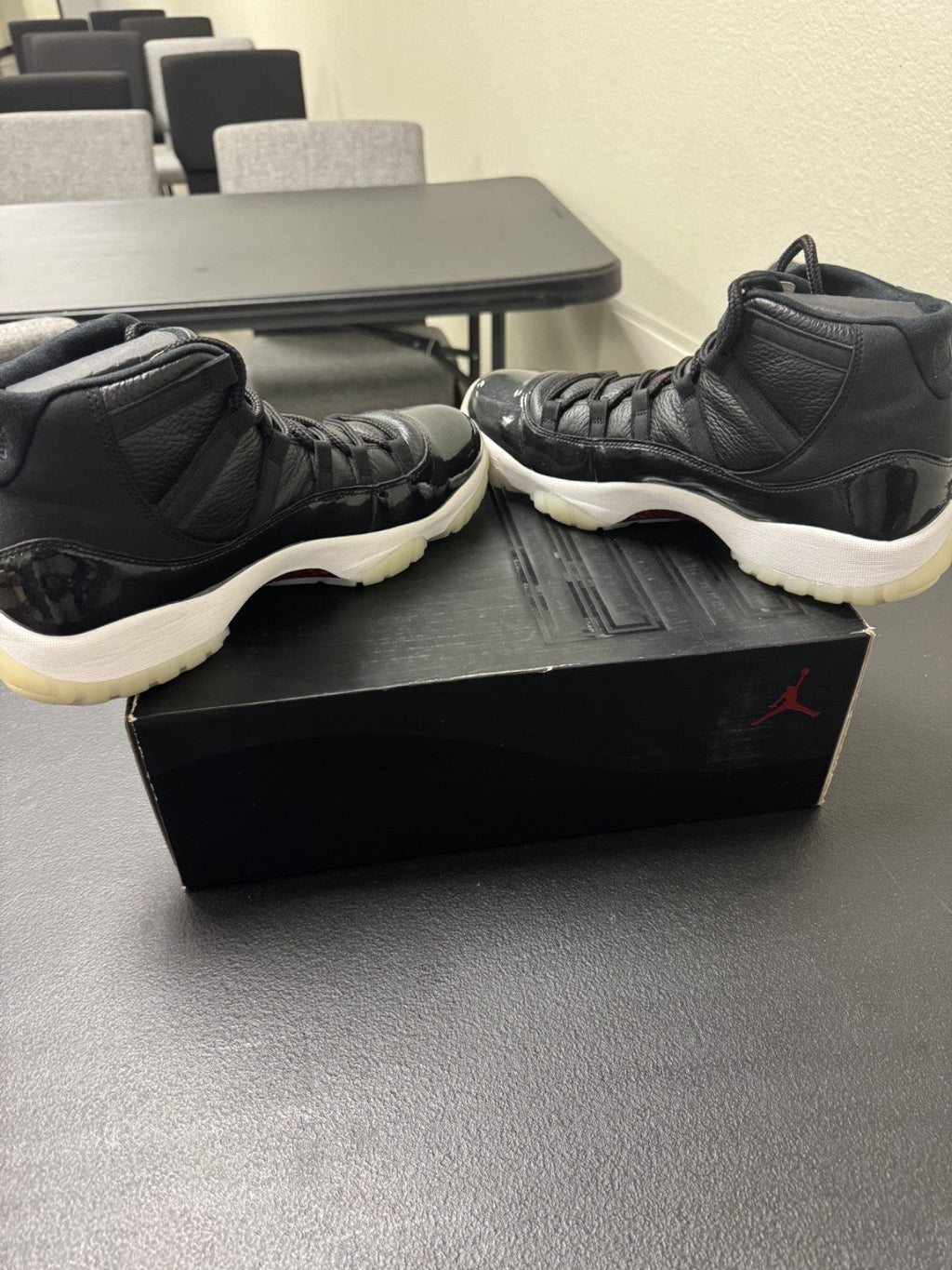 Jordan 11 Retro 72-10 (size 12) for Men - product image from the listing.