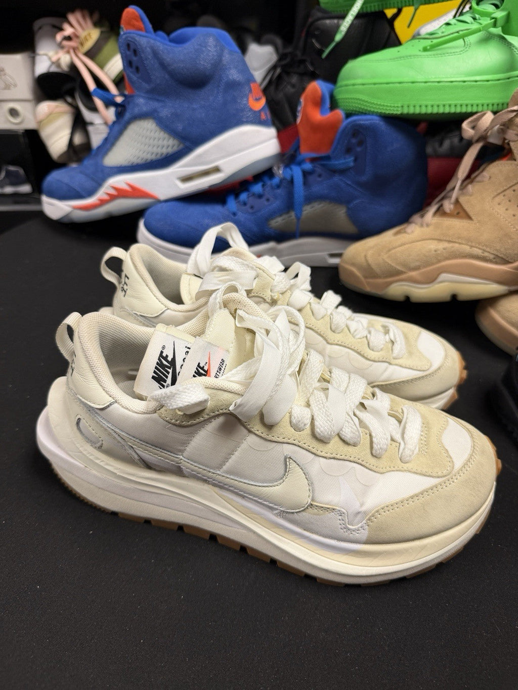 DD1875 100 Nike Vaporwaffle sacai in Sail Gum - product image from the listing.