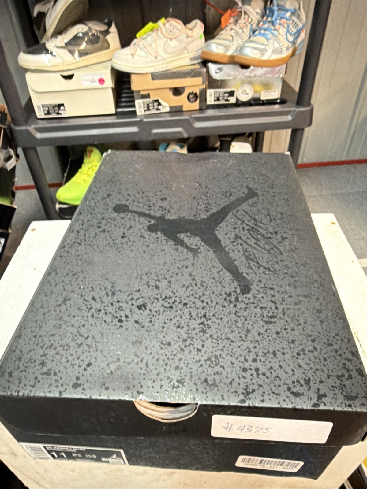 Air Jordan 4 Retro 2025 Black Cat FV5029-010 Pre-owned Authentic - Size 11 - product image from the listing.