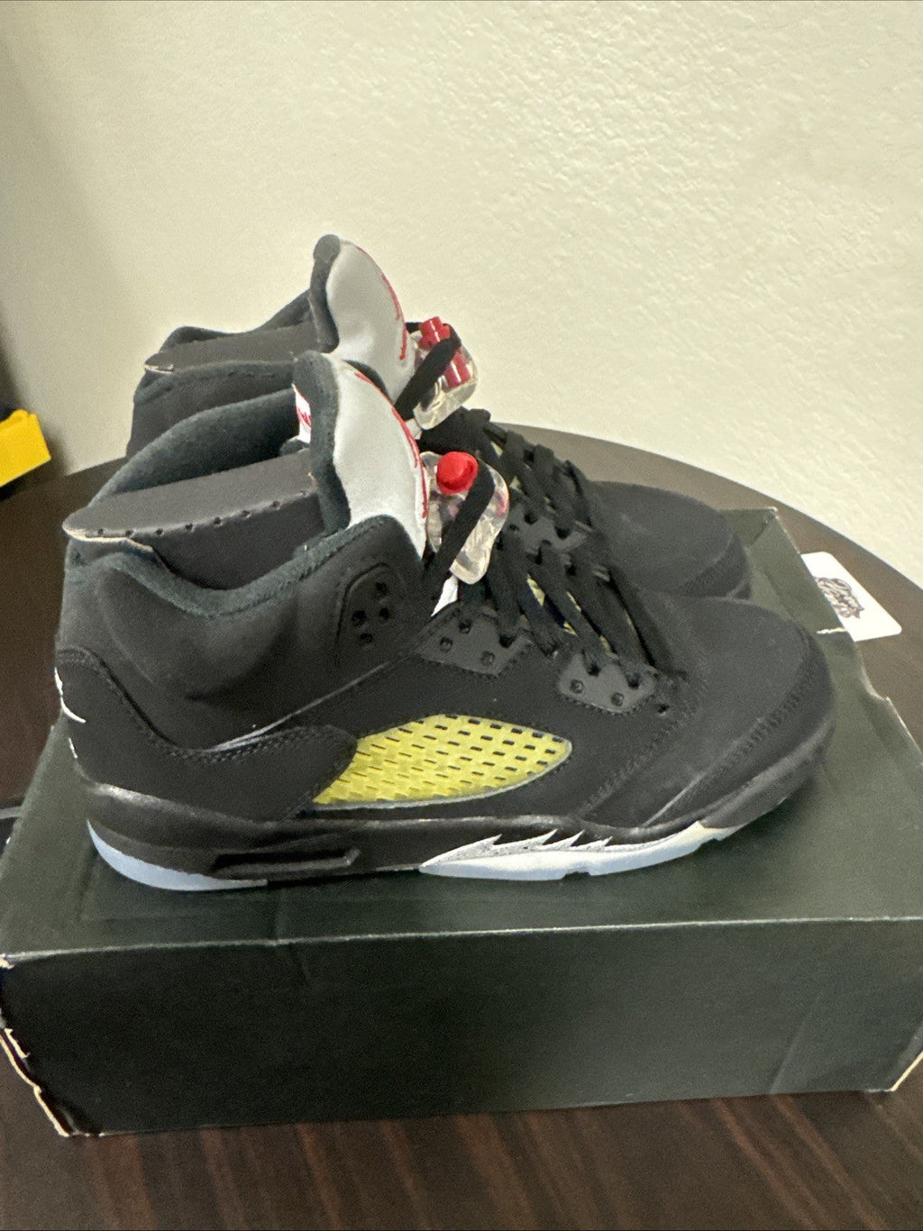 2016 jordan black metallic 5 size 5y - product image from the listing.