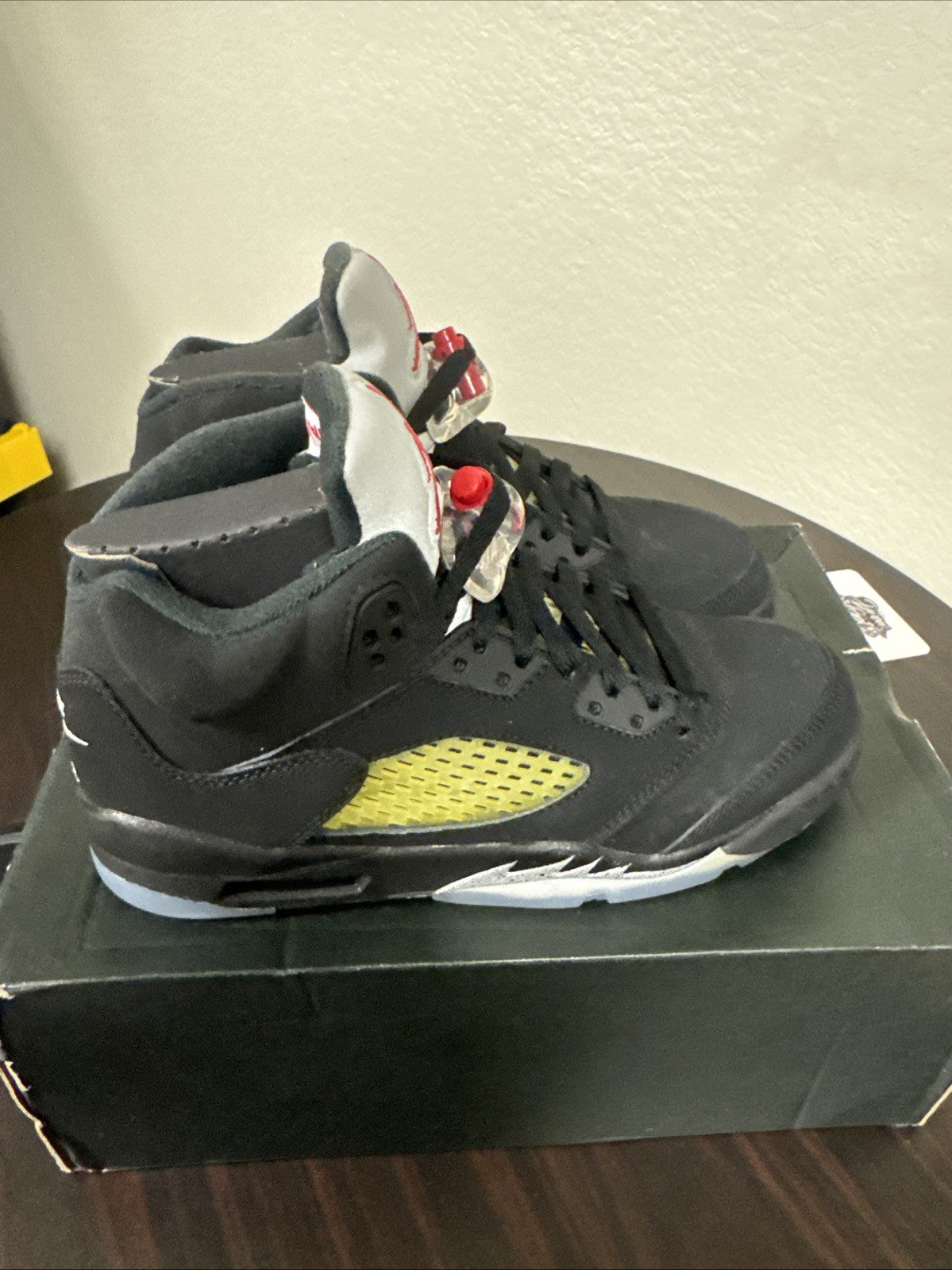 2016 jordan black metallic 5 size 5y - product image from the listing.