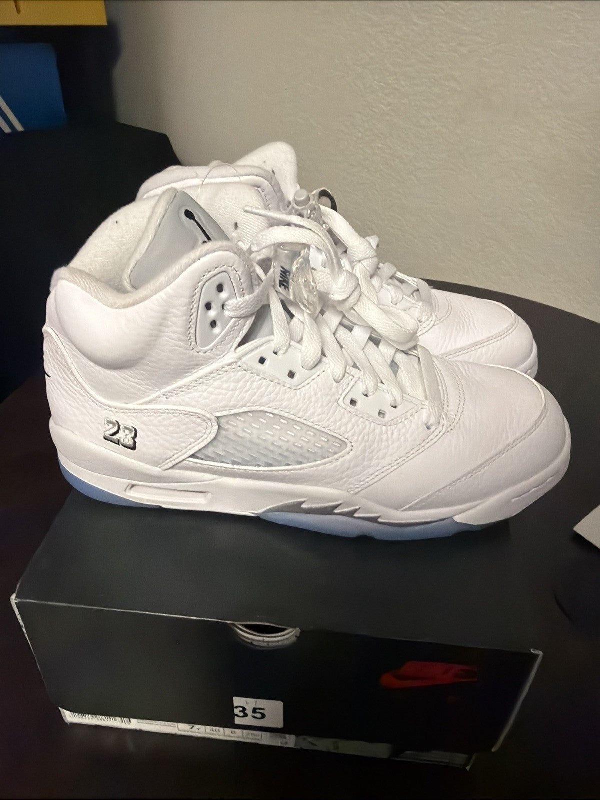 Air Jordan 5 Retro 'White Metallic' Grade-School (White) Size 7y - product image from the listing.