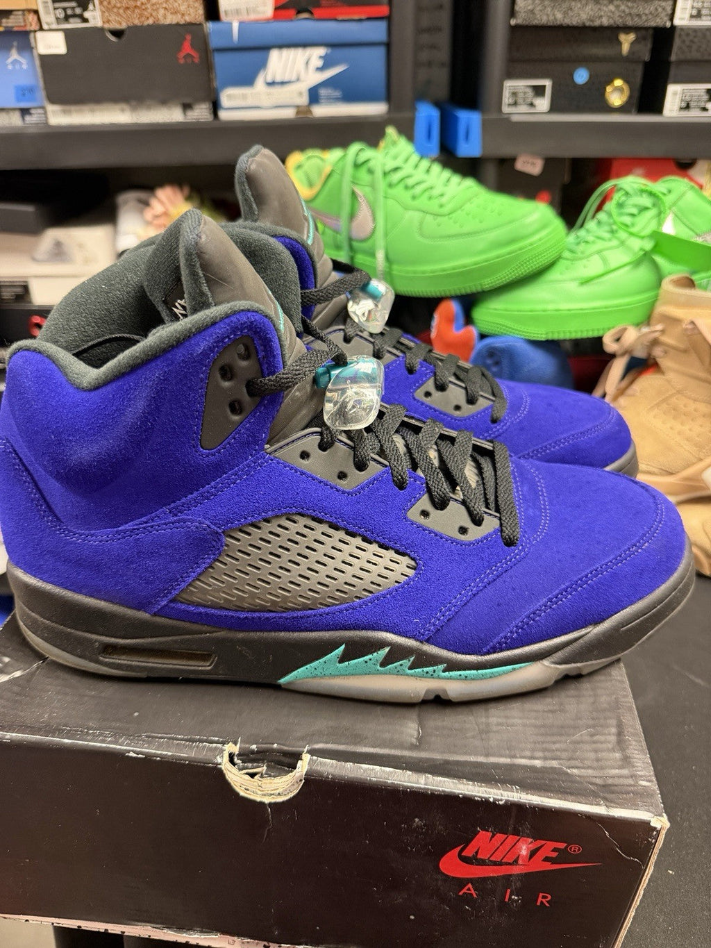 Jordan 5 Retro Alternate Grape 2020 (347) - Size 13 - product image from the listing.