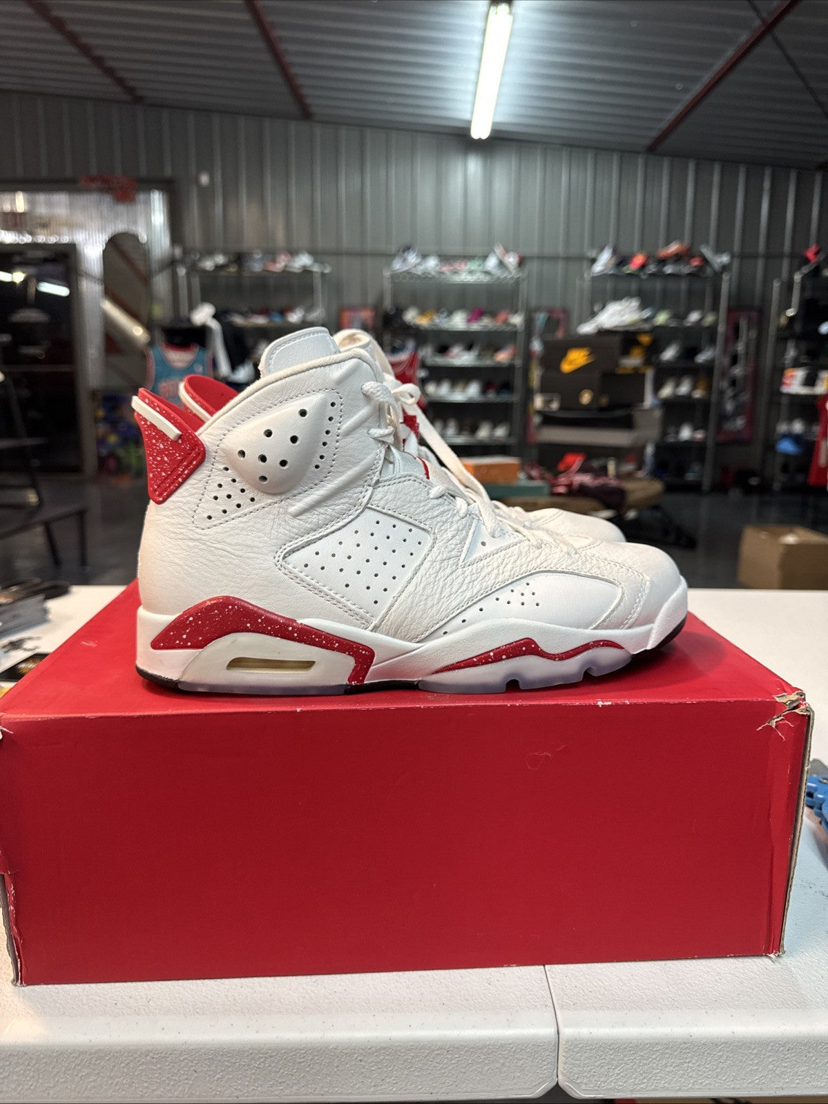 Jordan 6 White and University Red 2022 | Barely Wore - Size 8 - product image from the listing.