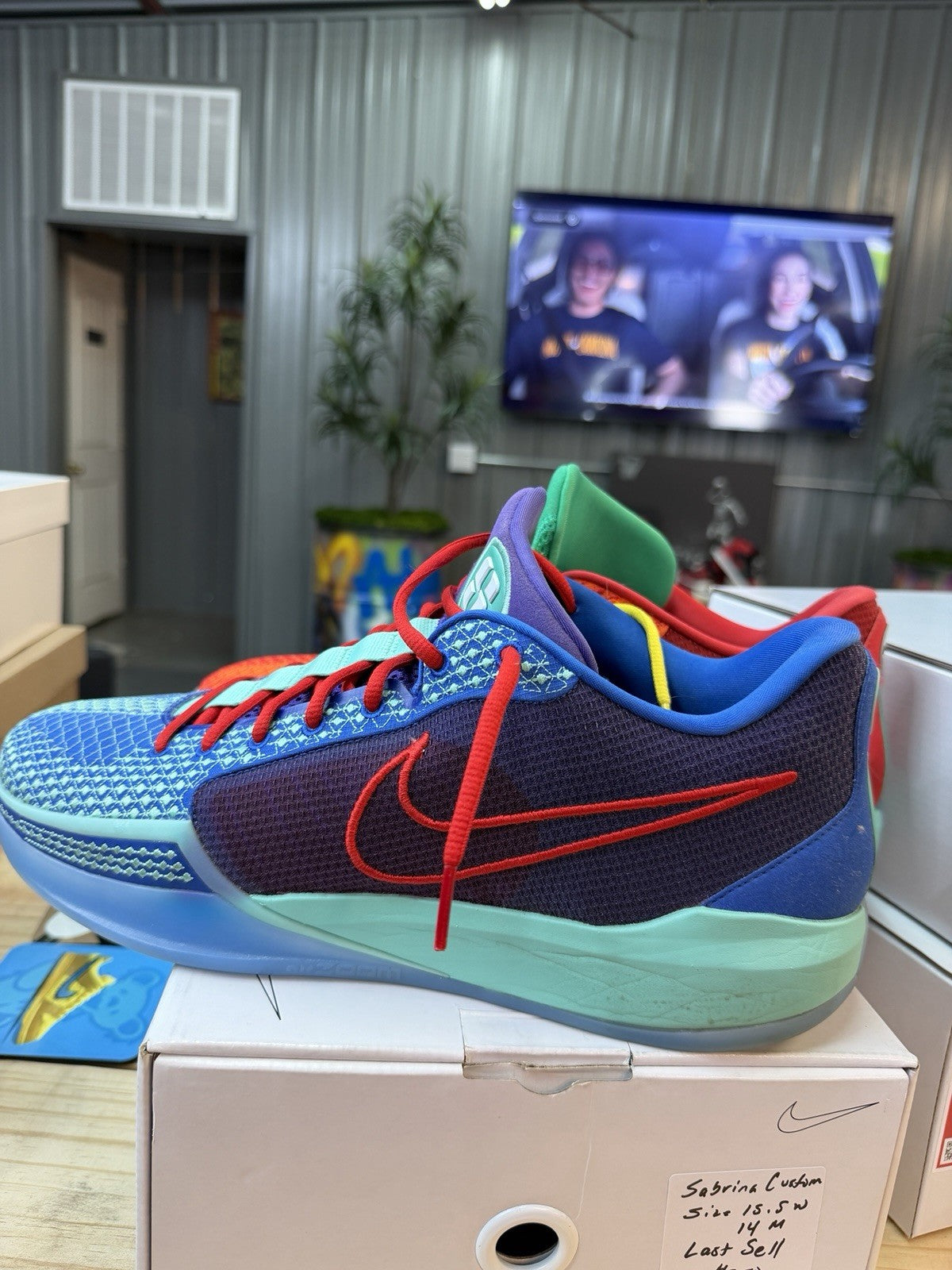 Men's Nike Multicolor Low Top Basketball Sneakers FJ4036-900 Lace Up - product image from the listing.