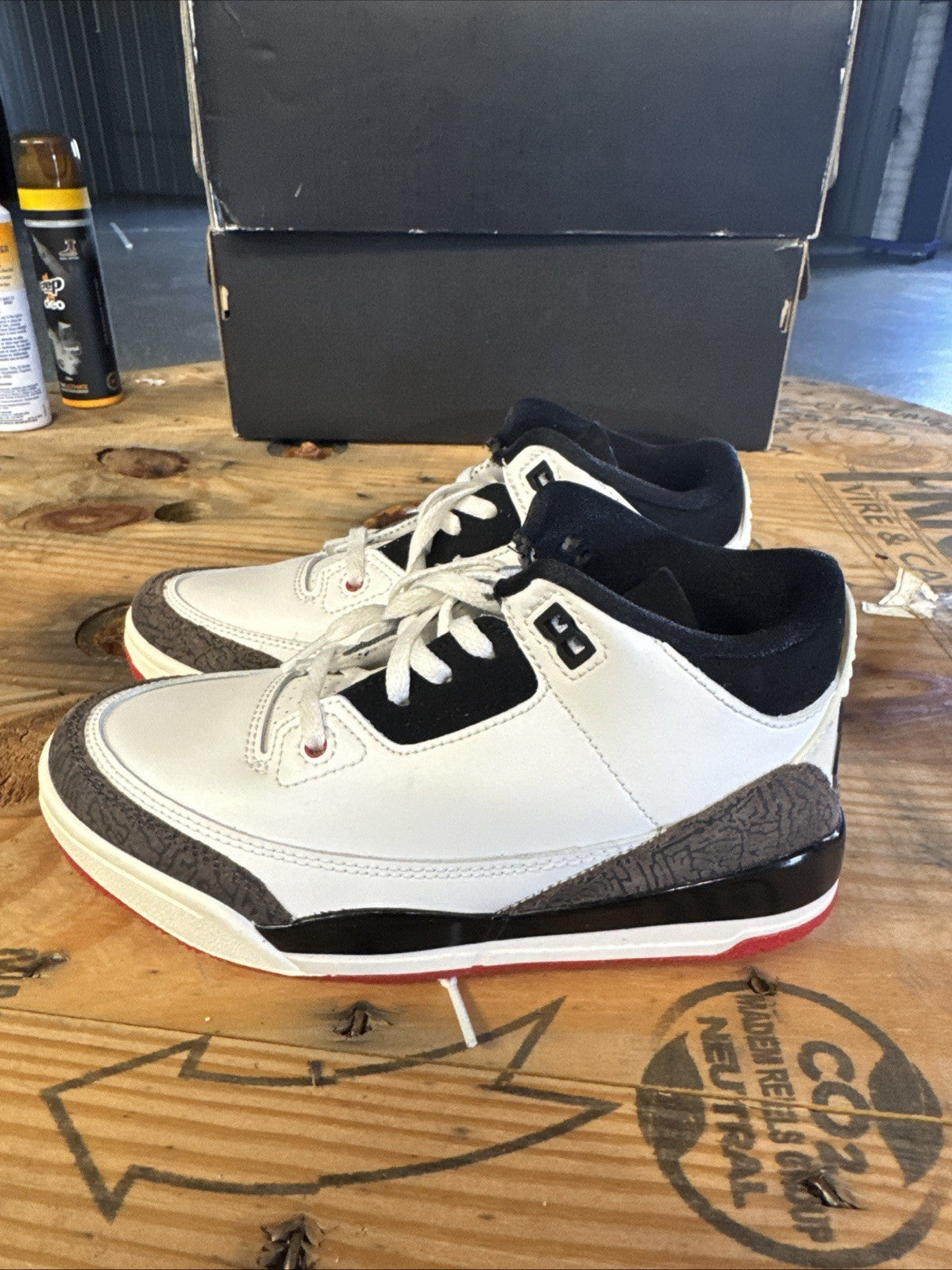 Jordan 3 Retro (PS) | Replacement Box - Size 2y - product image from the listing.