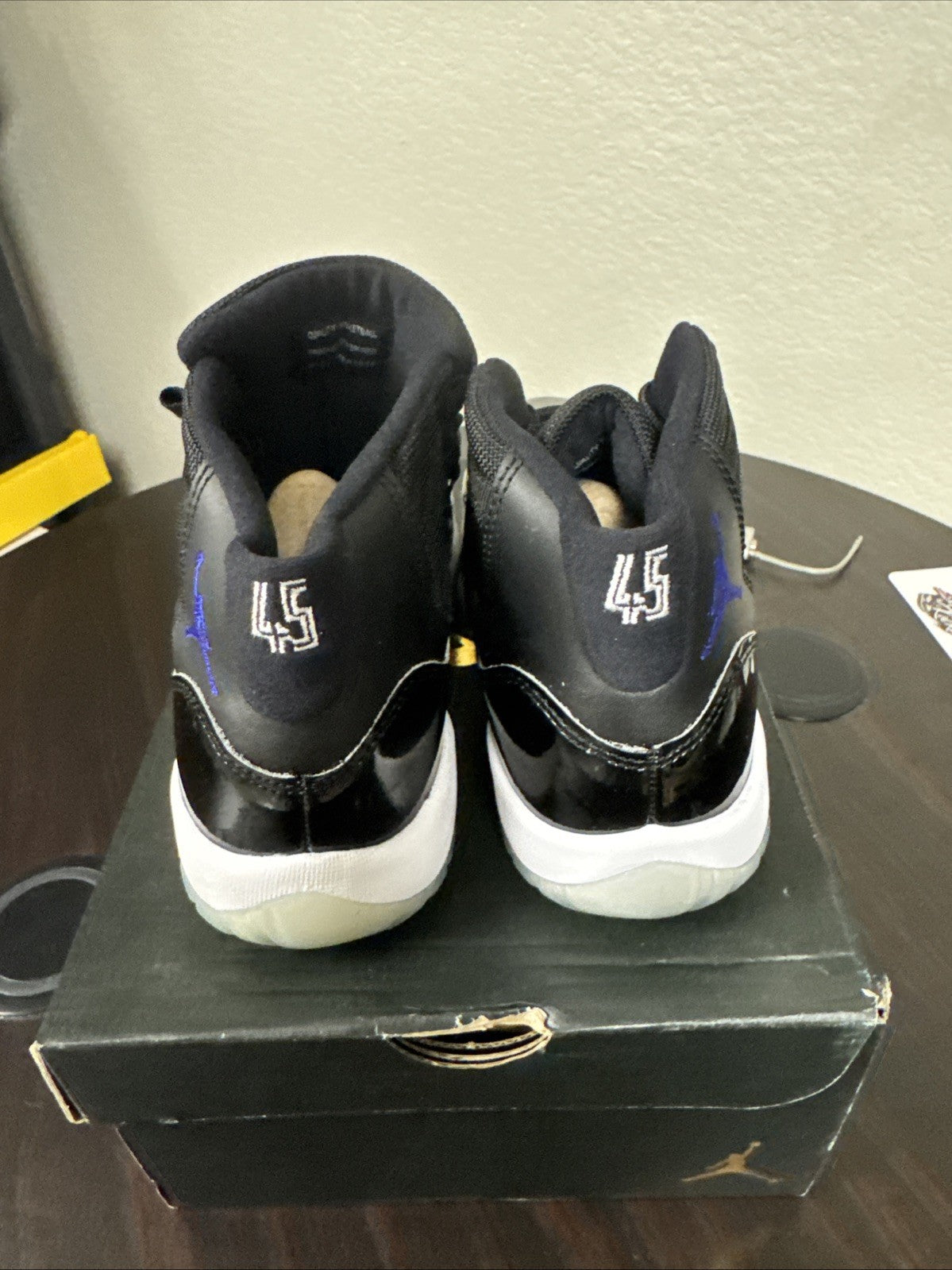 Air Jordan Retro 11 Space Jam - Size 5Y - product image from the listing.