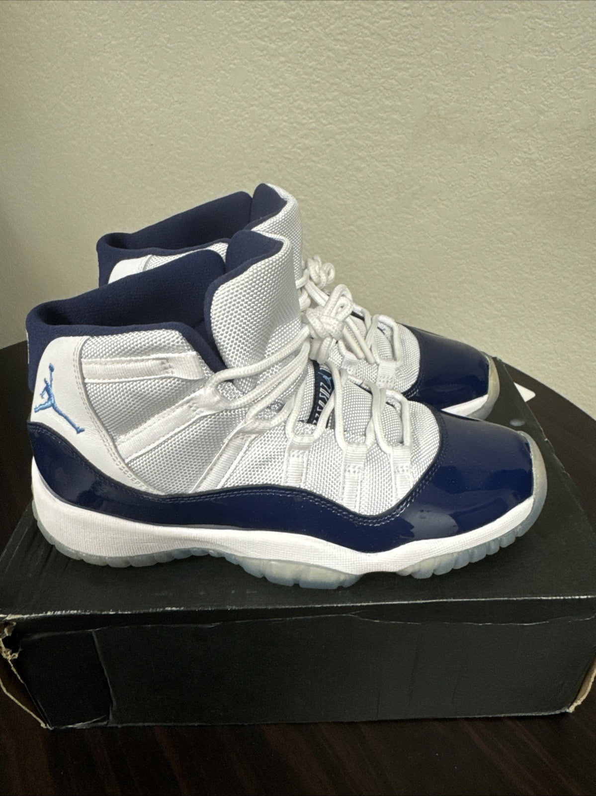XI Retro Youth Win Like 82 White Blue Size 5Y | Worn Once - Nike Air Jordan 11 - product image from the listing.