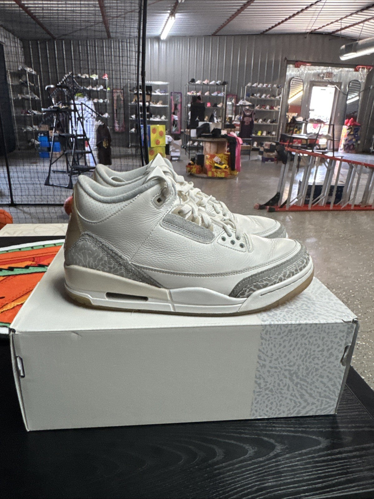 "Craft Ivory" Size 8 - Jordan 3 Retro - product image from the listing.
