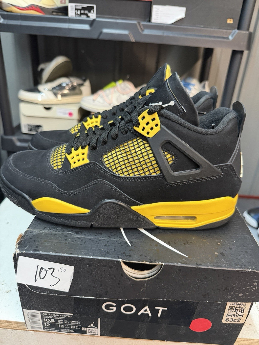 Jordan 4 Retro Mid Thunder - Size 10.5 - product image from the listing.