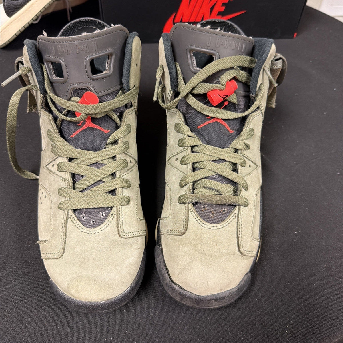 Travis Scott Olive Green Size 7 Pre-Owned - Nike Air Jordan 6 - product image from the listing.