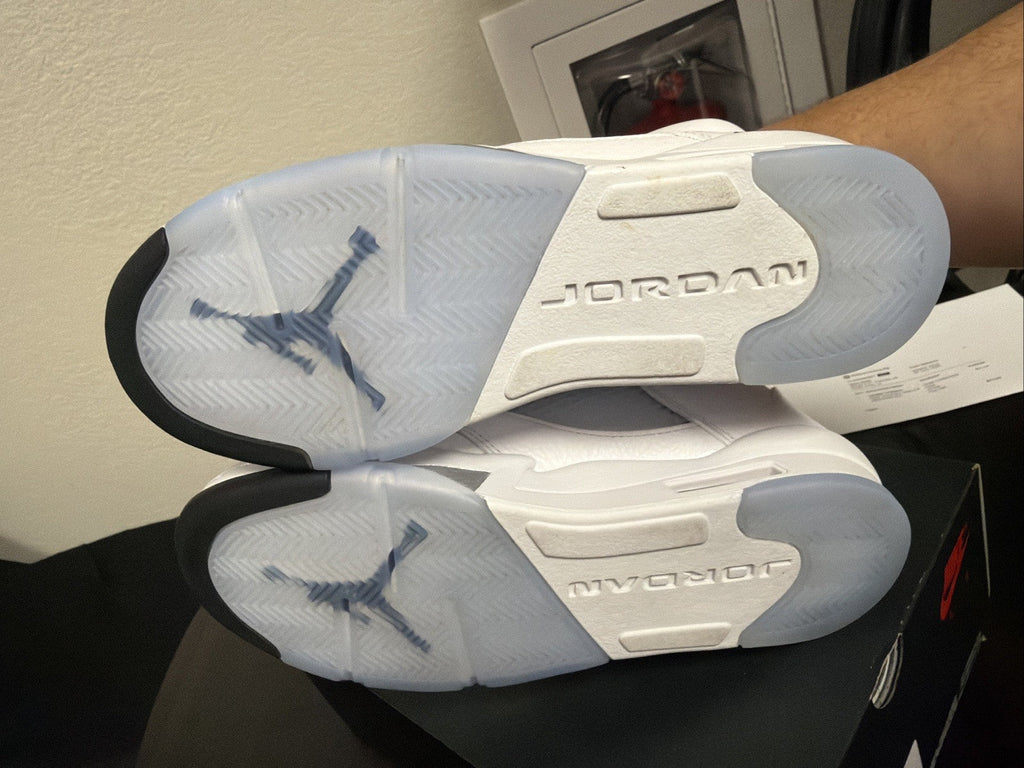 Air Jordan 5 Retro 'White Metallic' Grade-School (White) Size 7y - product image from the listing.