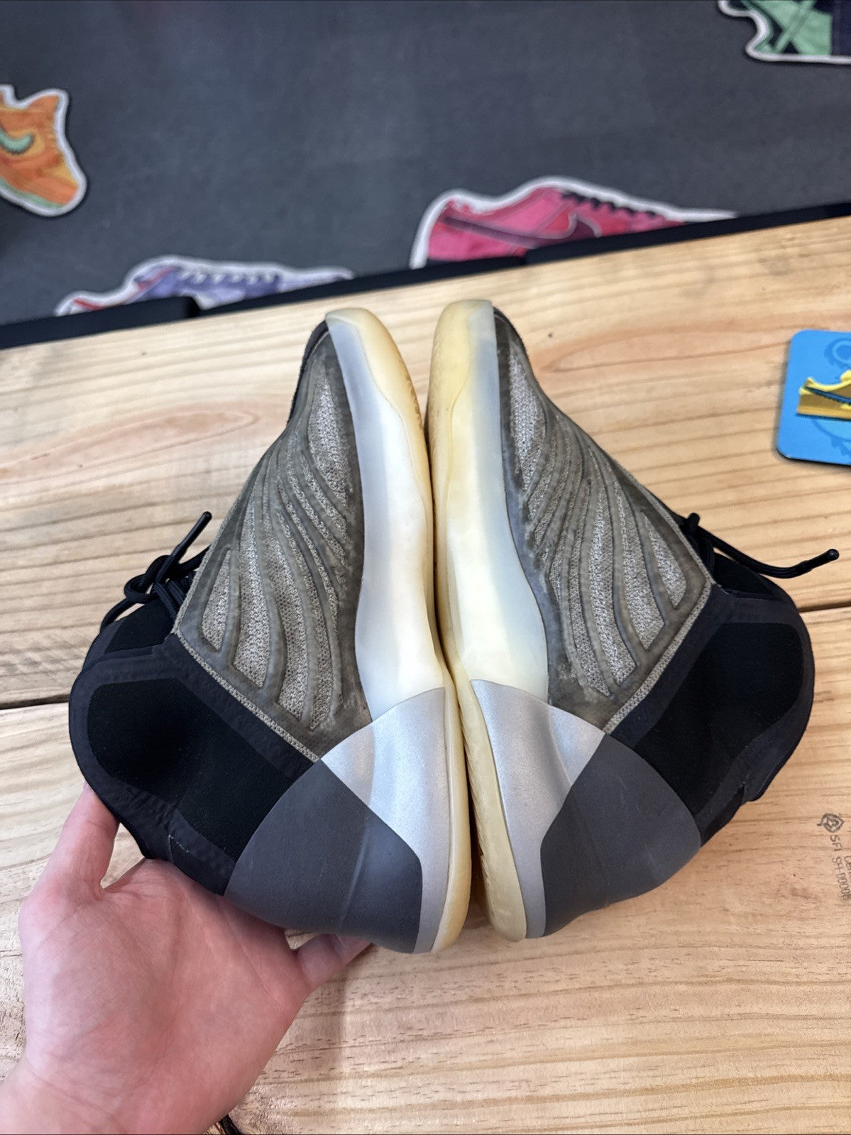 Adidas Yeezy Quantum Barium | NOBOX - size 9.5 - product image from the listing.