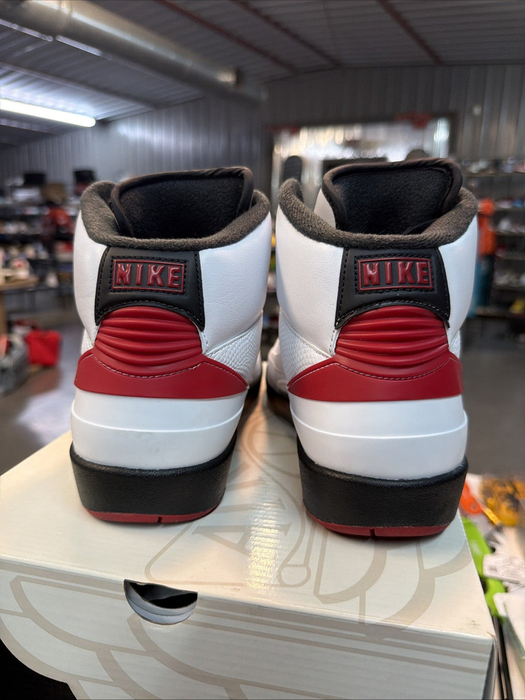 Nike Air Jordan 2 Retro OG Chicago White/Varsity Red/Black DX2454-106 Size 8.5 - product image from the listing.