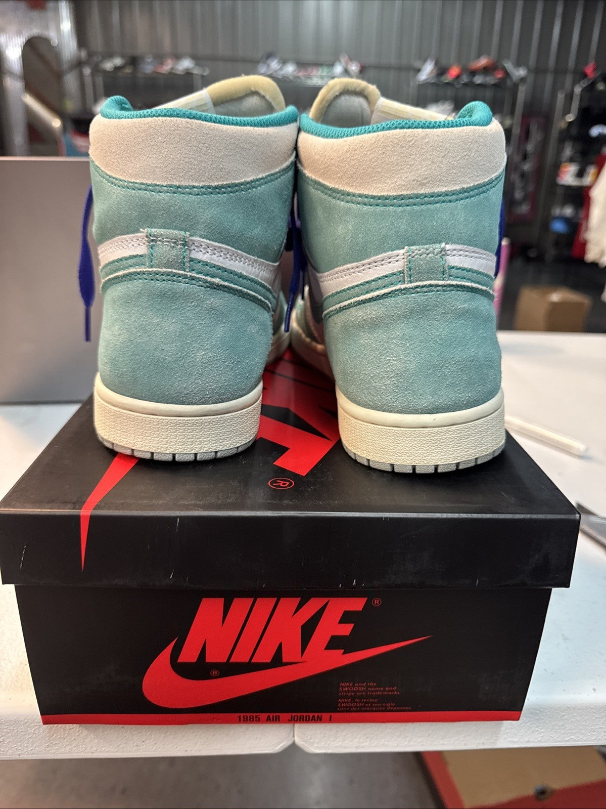 "Turbo Green" Size 8 - SP19 Air Jordan 1 High OG - product image from the listing.