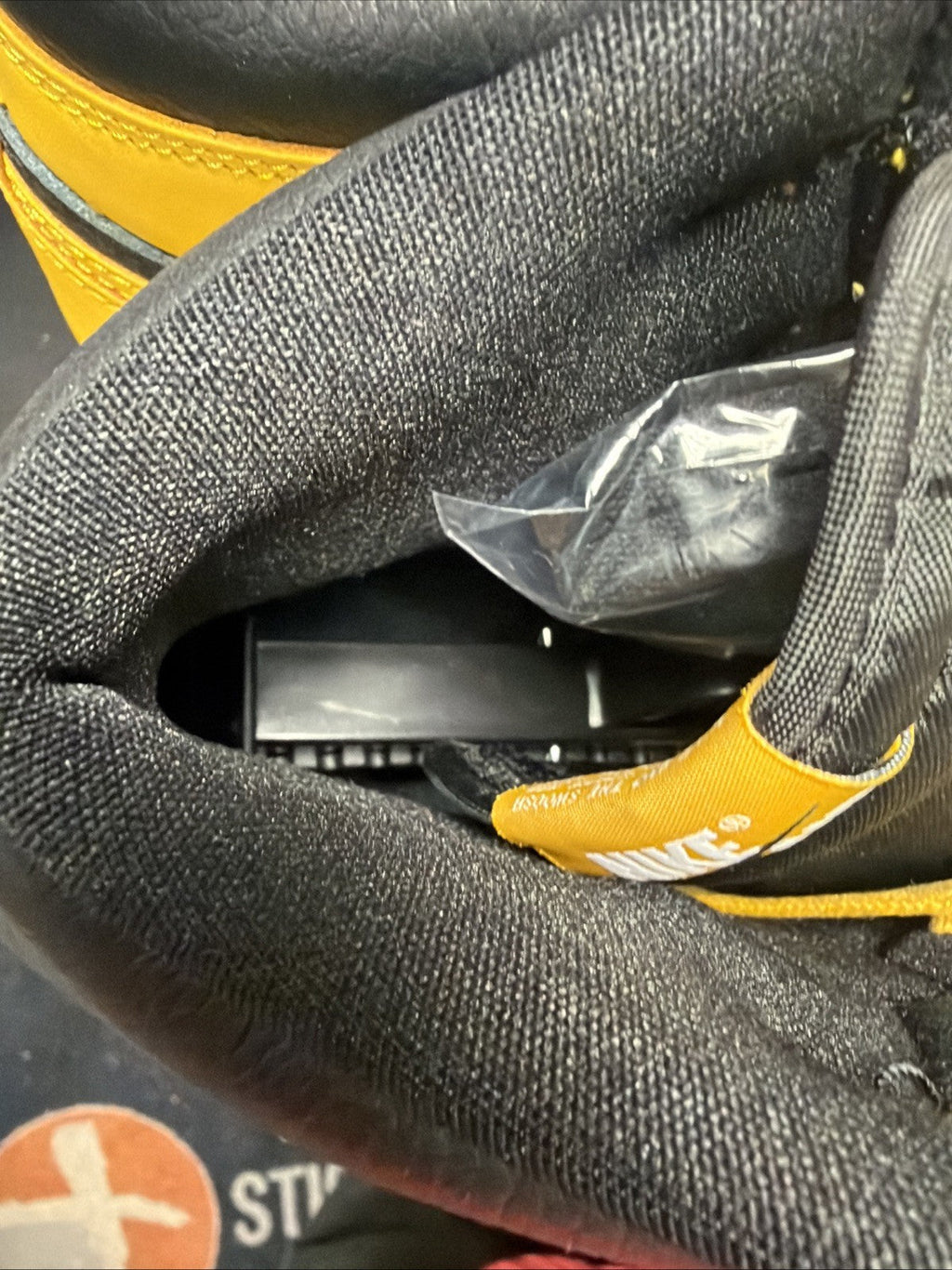 Jordan 1 Retro OG High Pollen - Size 9 - product image from the listing.