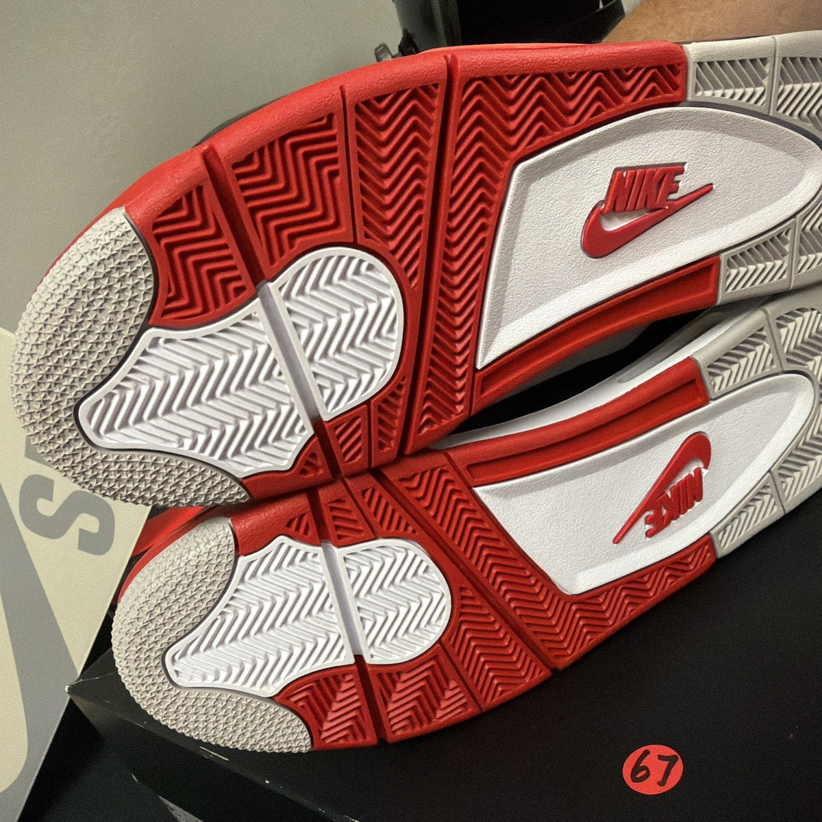 U - Jordan 4 Retro Fire Red (2020) - Size 13 - product image from the listing.