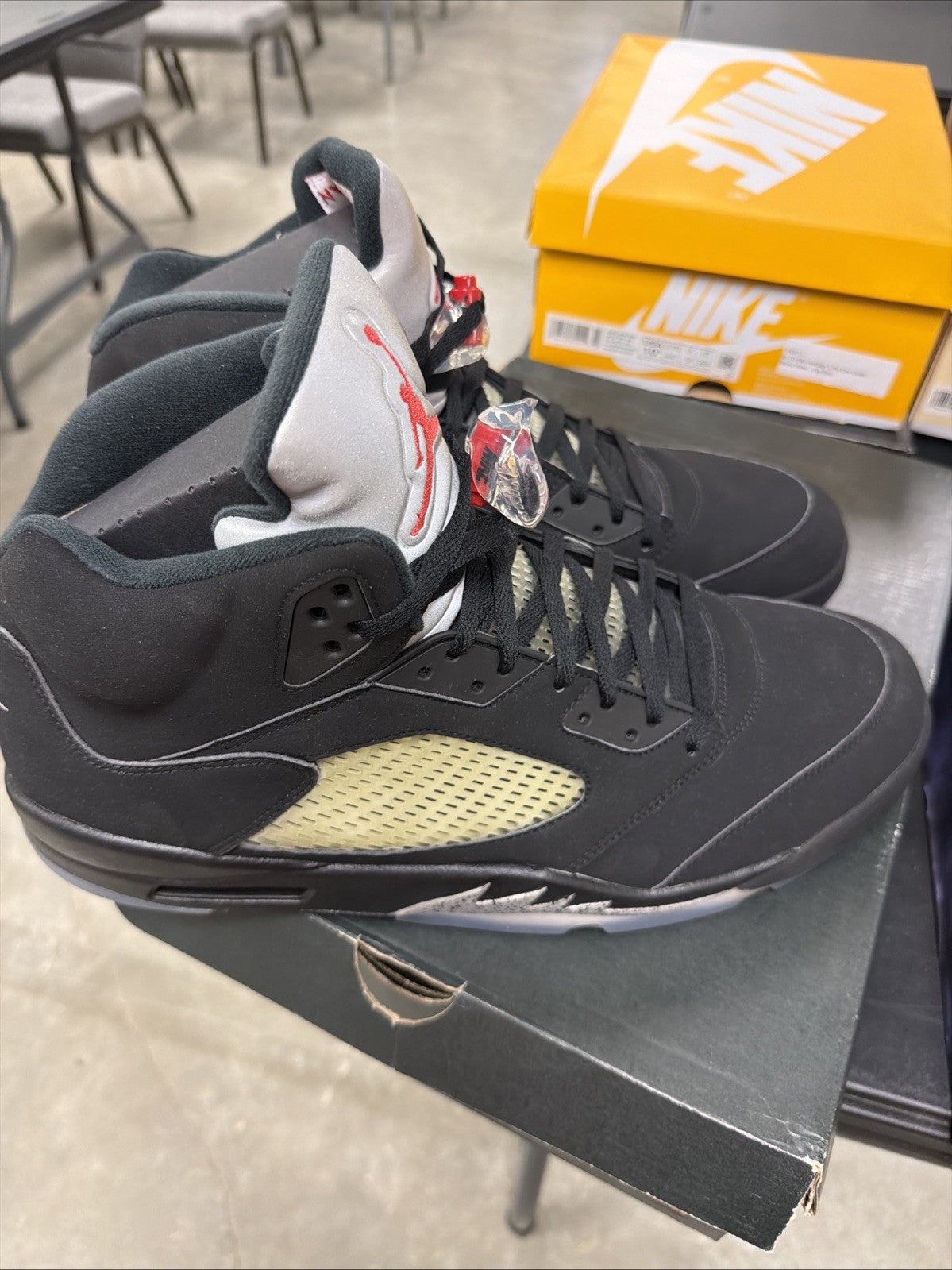 2016 Nike Air Jordan 5 V Retro OG Black Red Metallic Silver Ice 845035-003 Size 17 - product image from the listing.