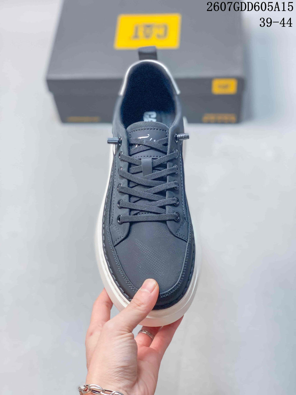Men's CAT 2607GDD605A15 Black Low-Top Sneakers - product image from the listing.