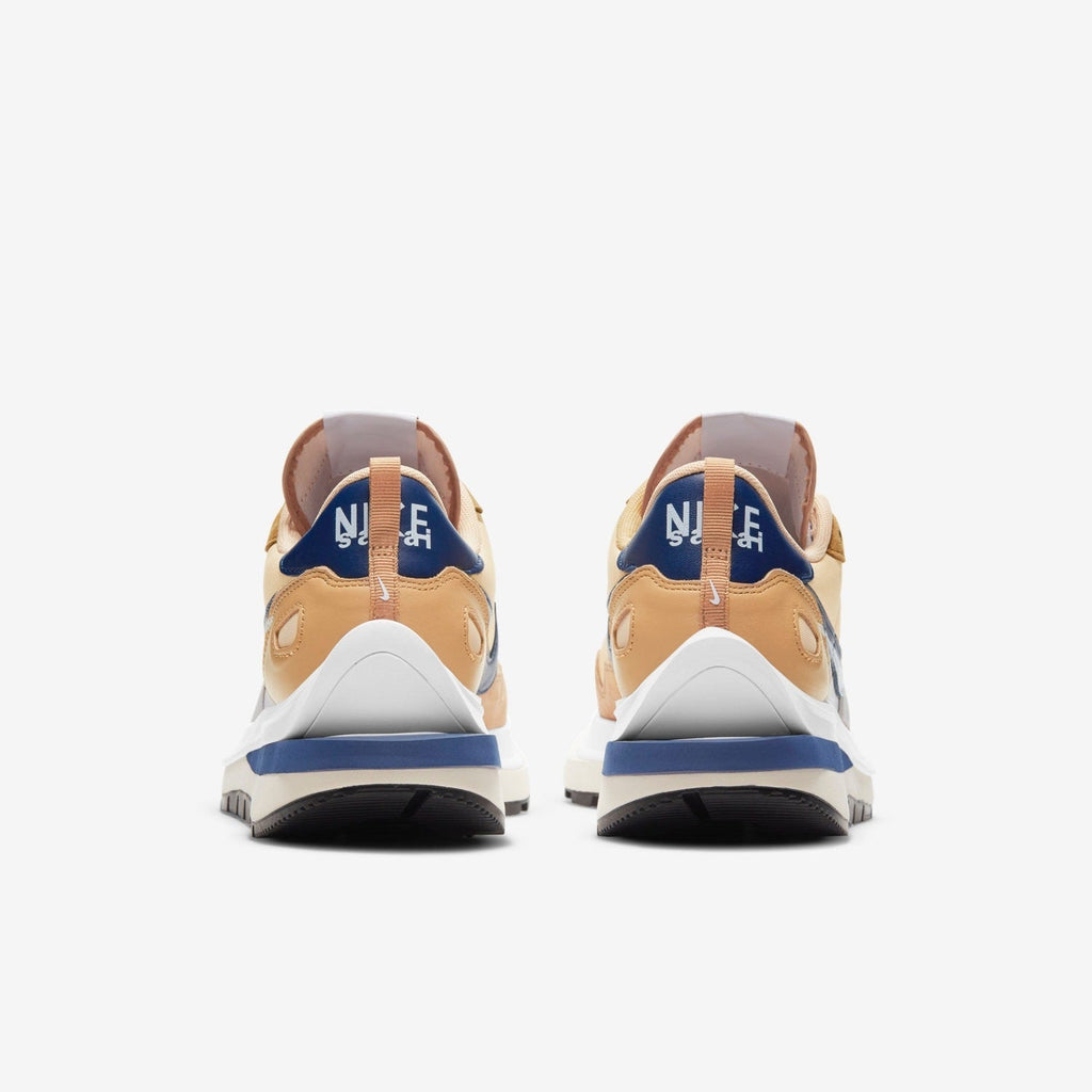 Sesame Khaki Nike sacai VaporWaffle DD1875-200 Sneakers - product image from the listing.