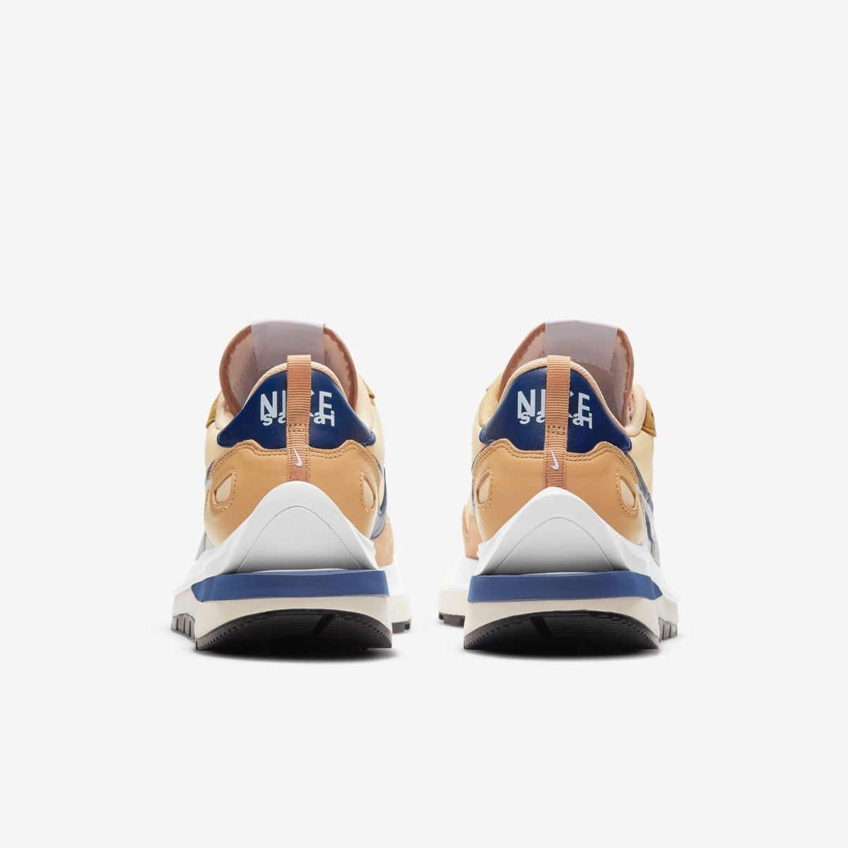 Sesame Khaki Nike sacai VaporWaffle DD1875-200 Sneakers - product image from the listing.