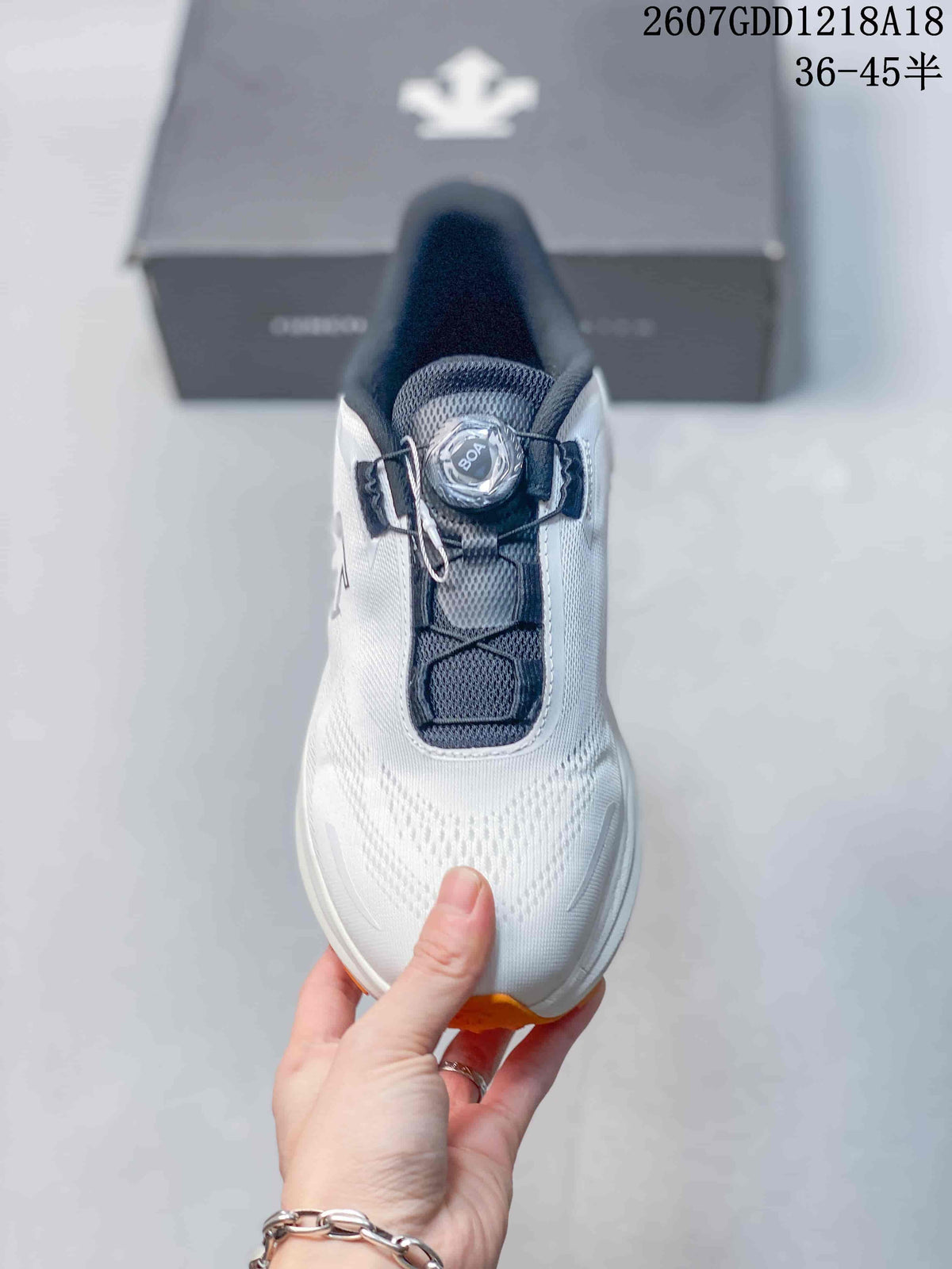 DESCENTE Enerzite Lavitate Trail Wire 3.0 Shoes for Running - product image from the listing.