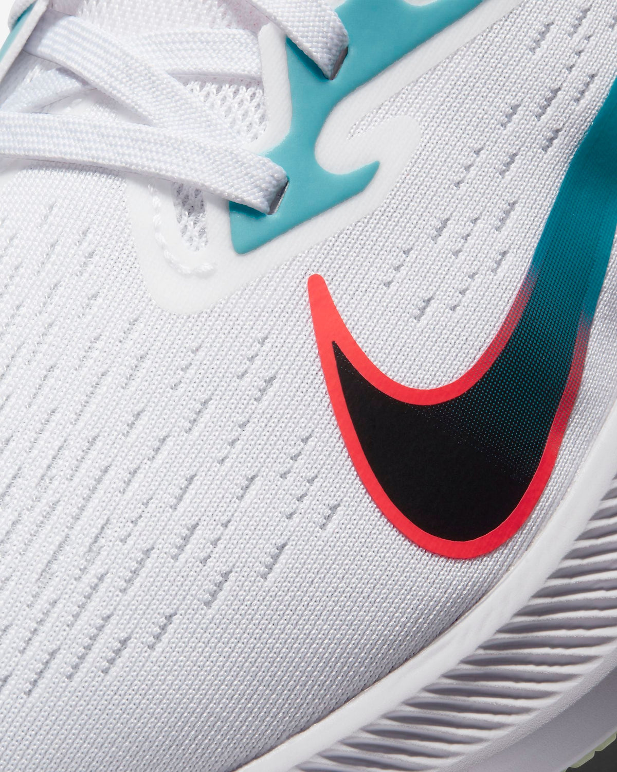 Nike Zoom Winflo 7 Shoes for Running CJ0291-100 - product image from the listing.