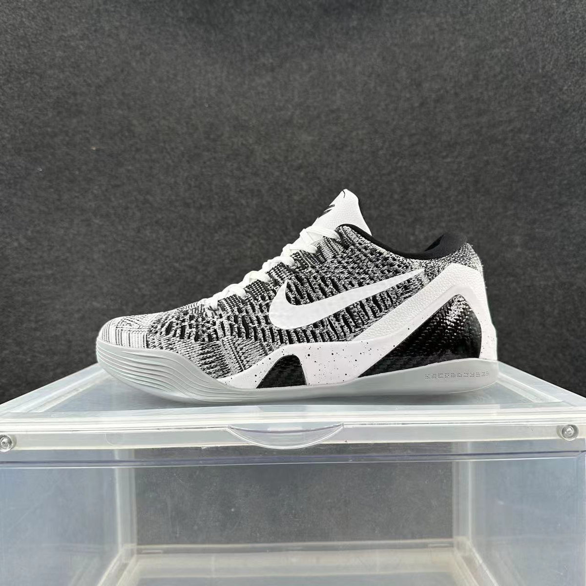 Nike Sneakers in Gray Black Knit - product image from the listing.