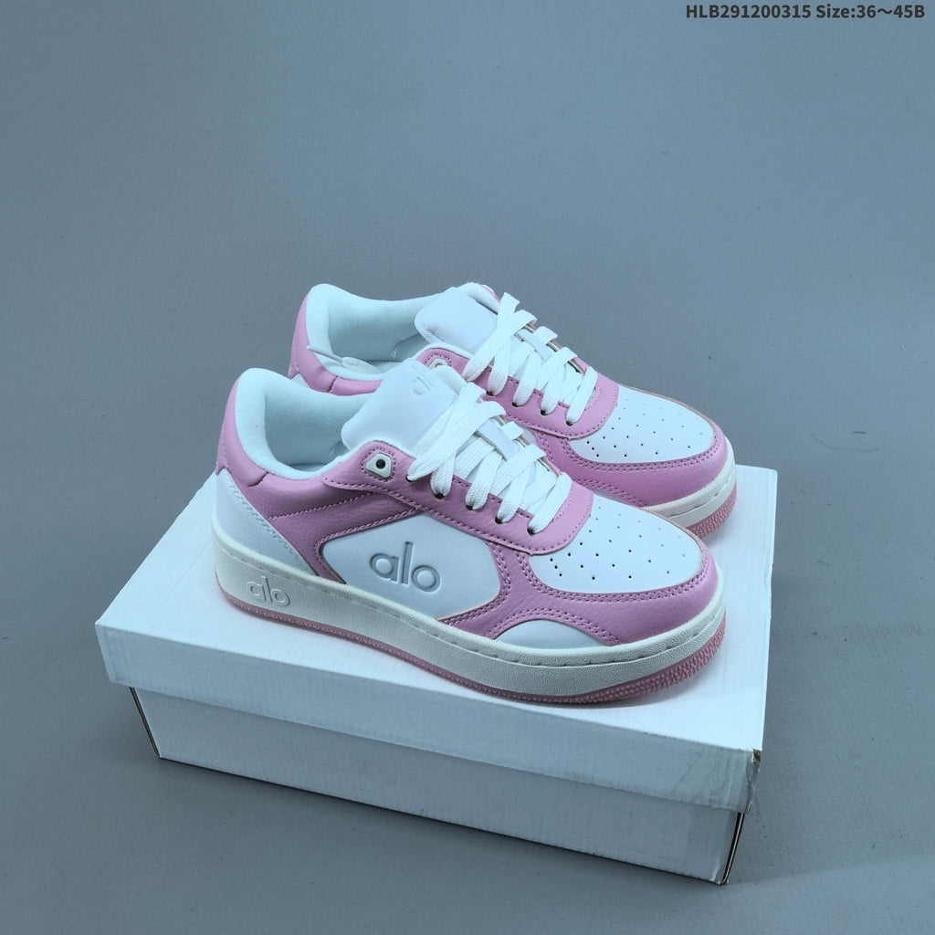 Alo Recovery Mode Low-Cut Sneakers - product image from the listing.