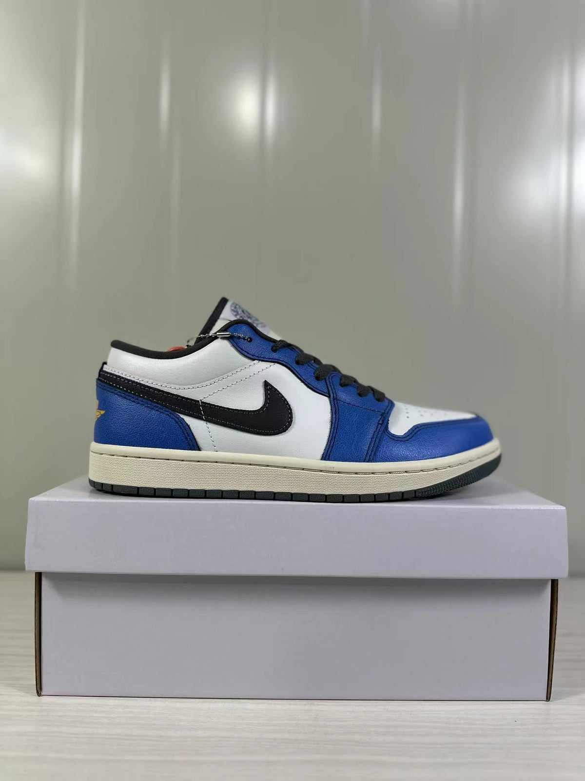 Air Jordan 1 Low Summit White Game Royal FV8439-104 - product image from the listing.