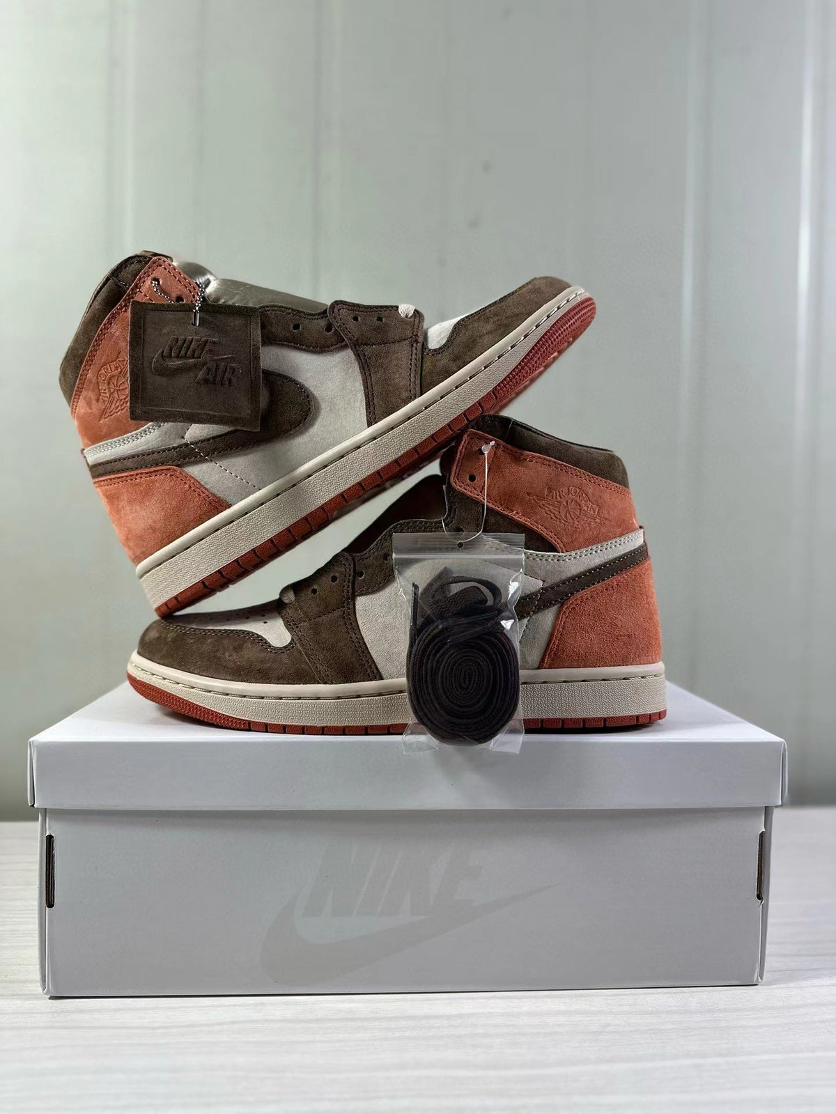 Air Jordan 1 High OG Cacao Wow Sand Drift FQ2941-200 - product image from the listing.
